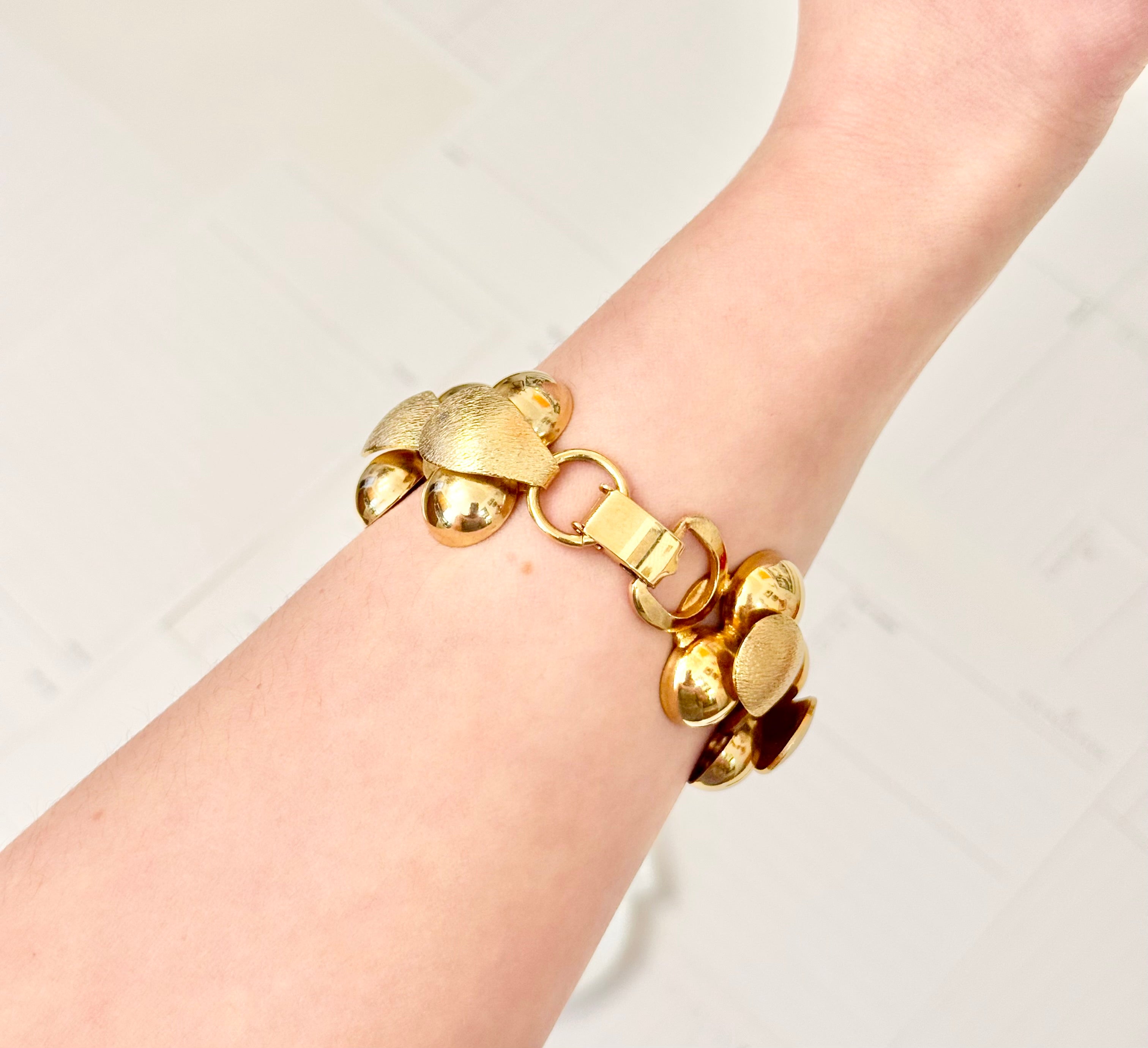 1960's most charming gold link bracelet.... so elegant