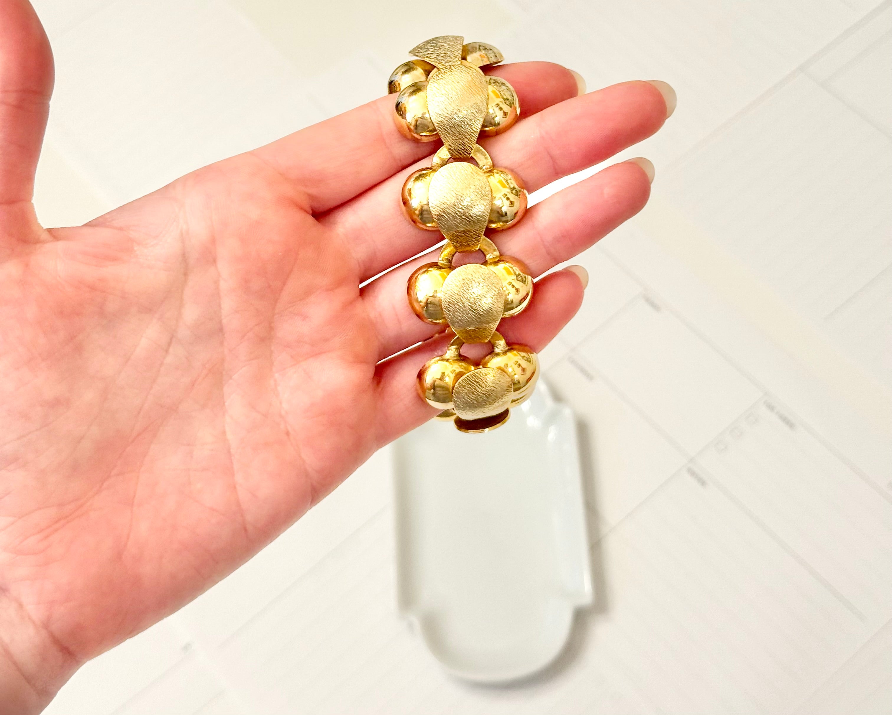 1960's most charming gold link bracelet.... so elegant