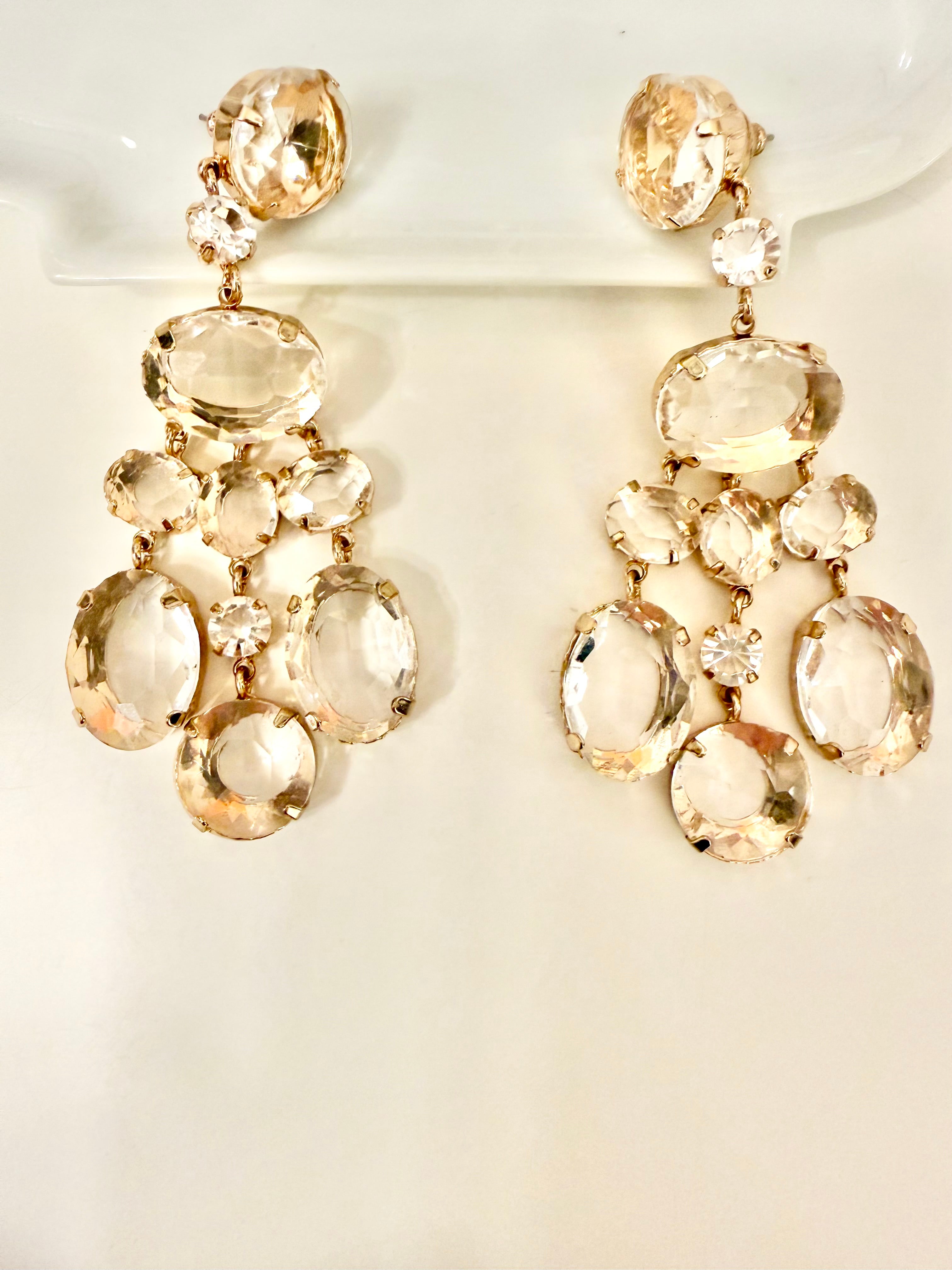 The most darling, and sophisicated party gal earrings.