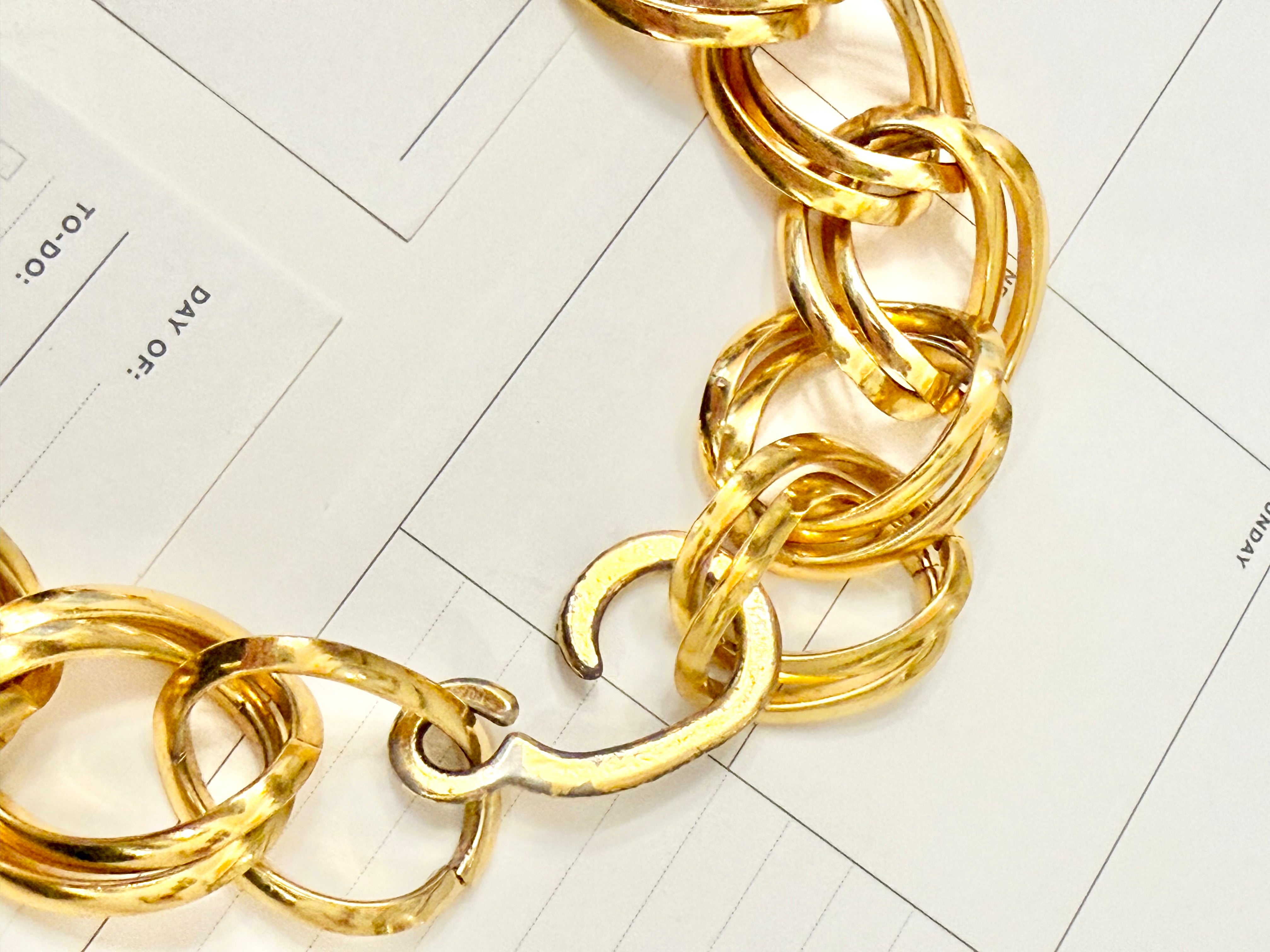 The socilaite and her love of layering gold chains...