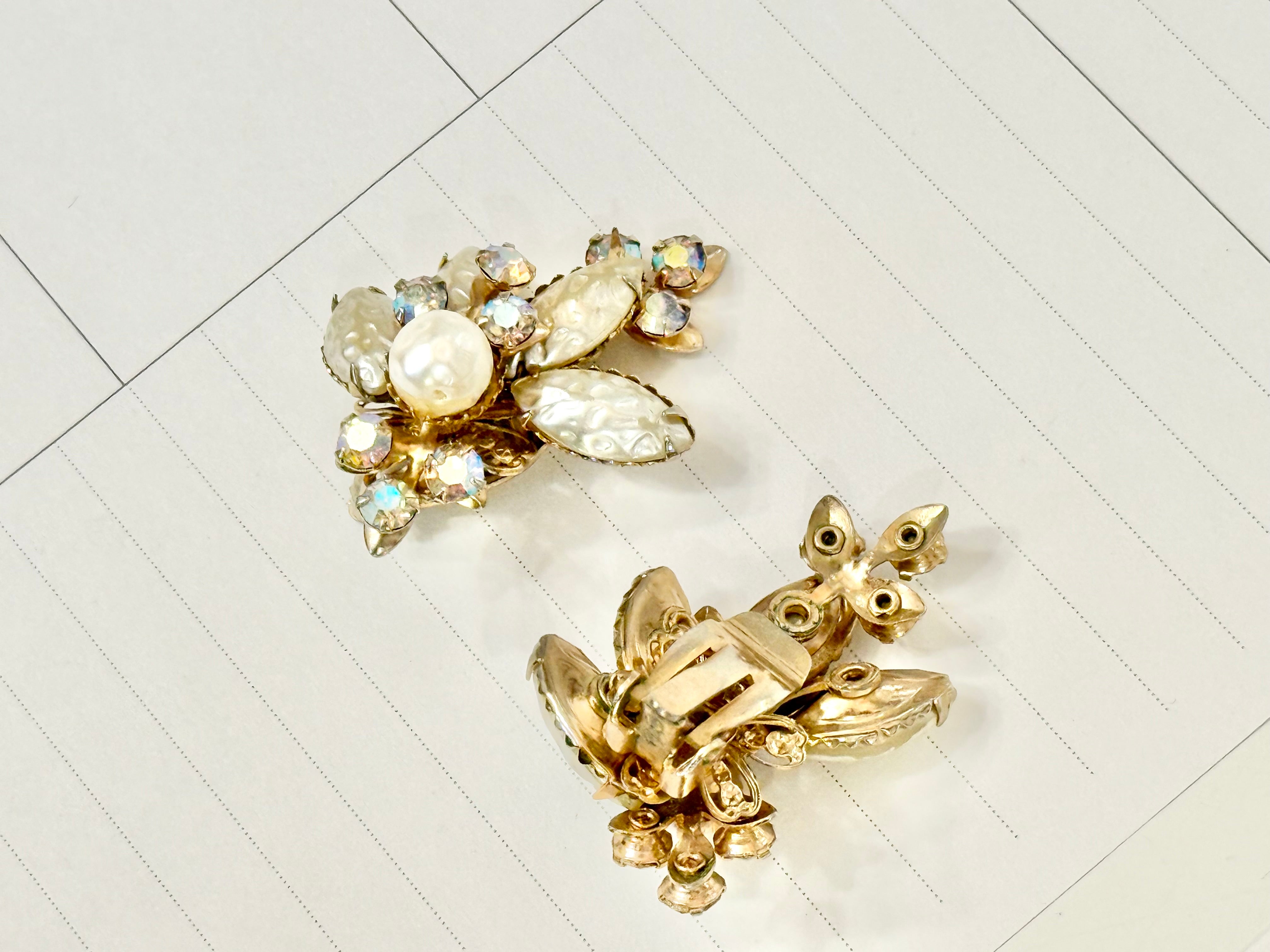 Truly classy shimmery clip earrings....