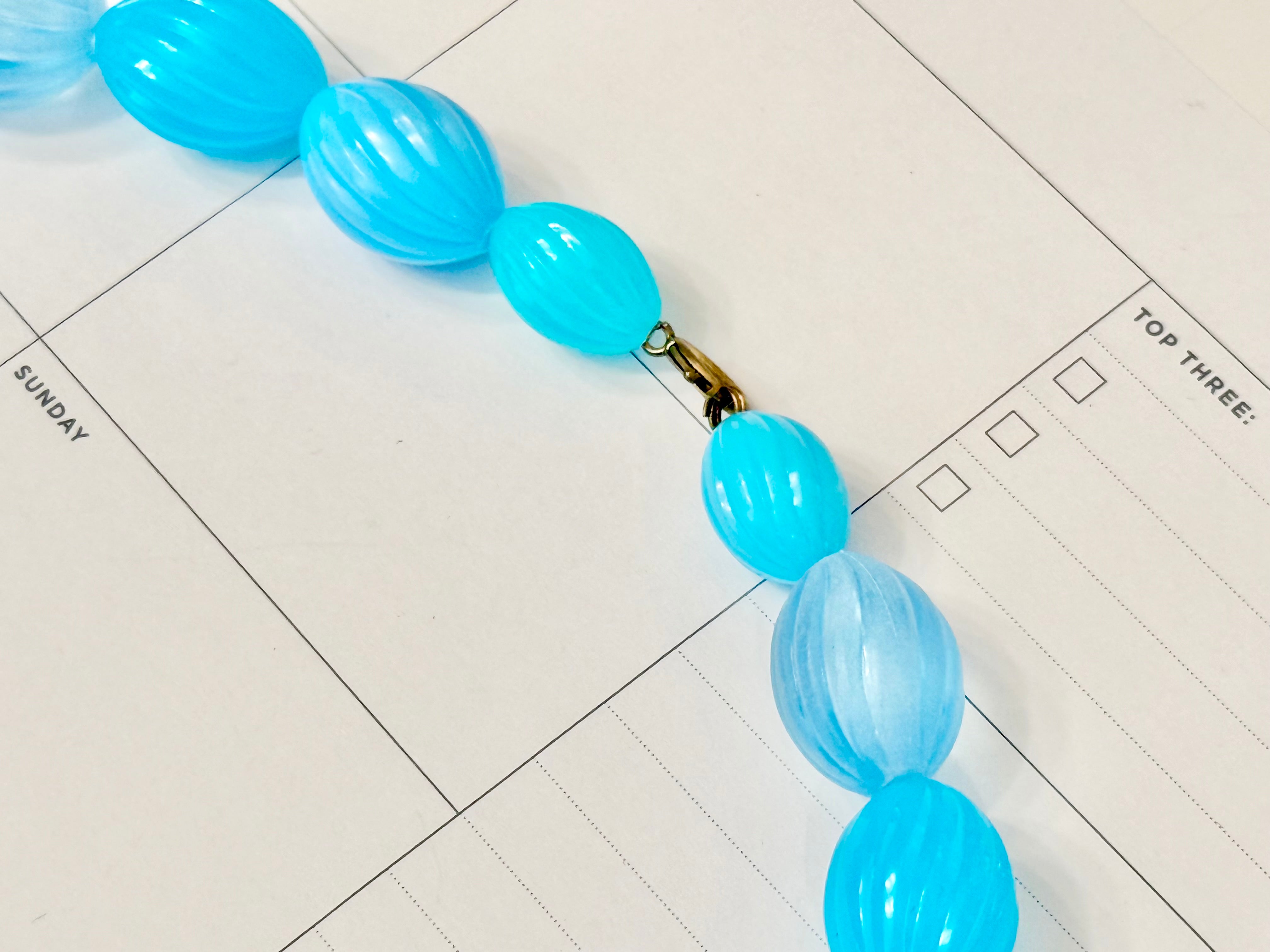 1960's stunning aqua oval beaded necklace!