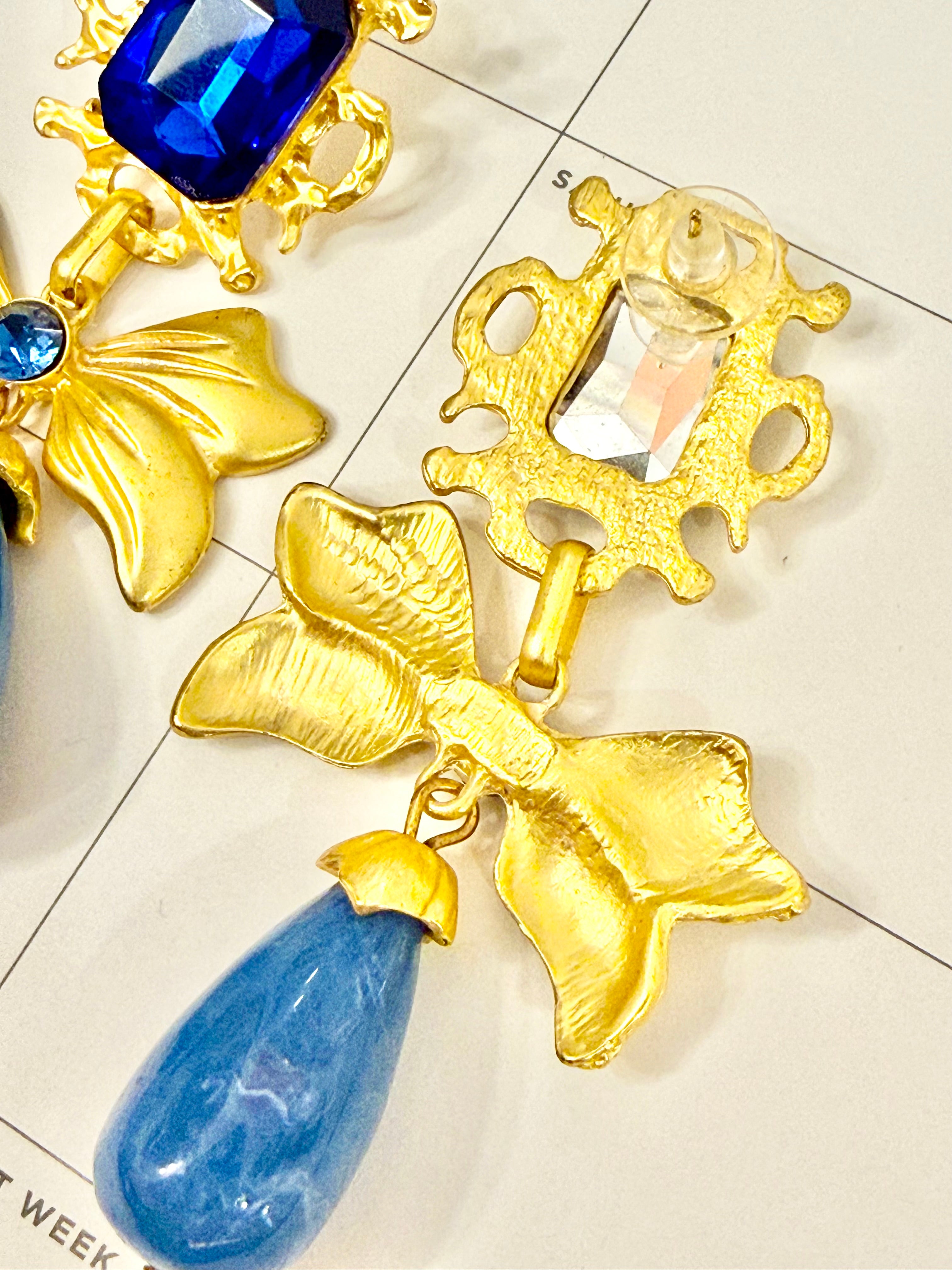 The most preppy sapphire blue bow earrings...