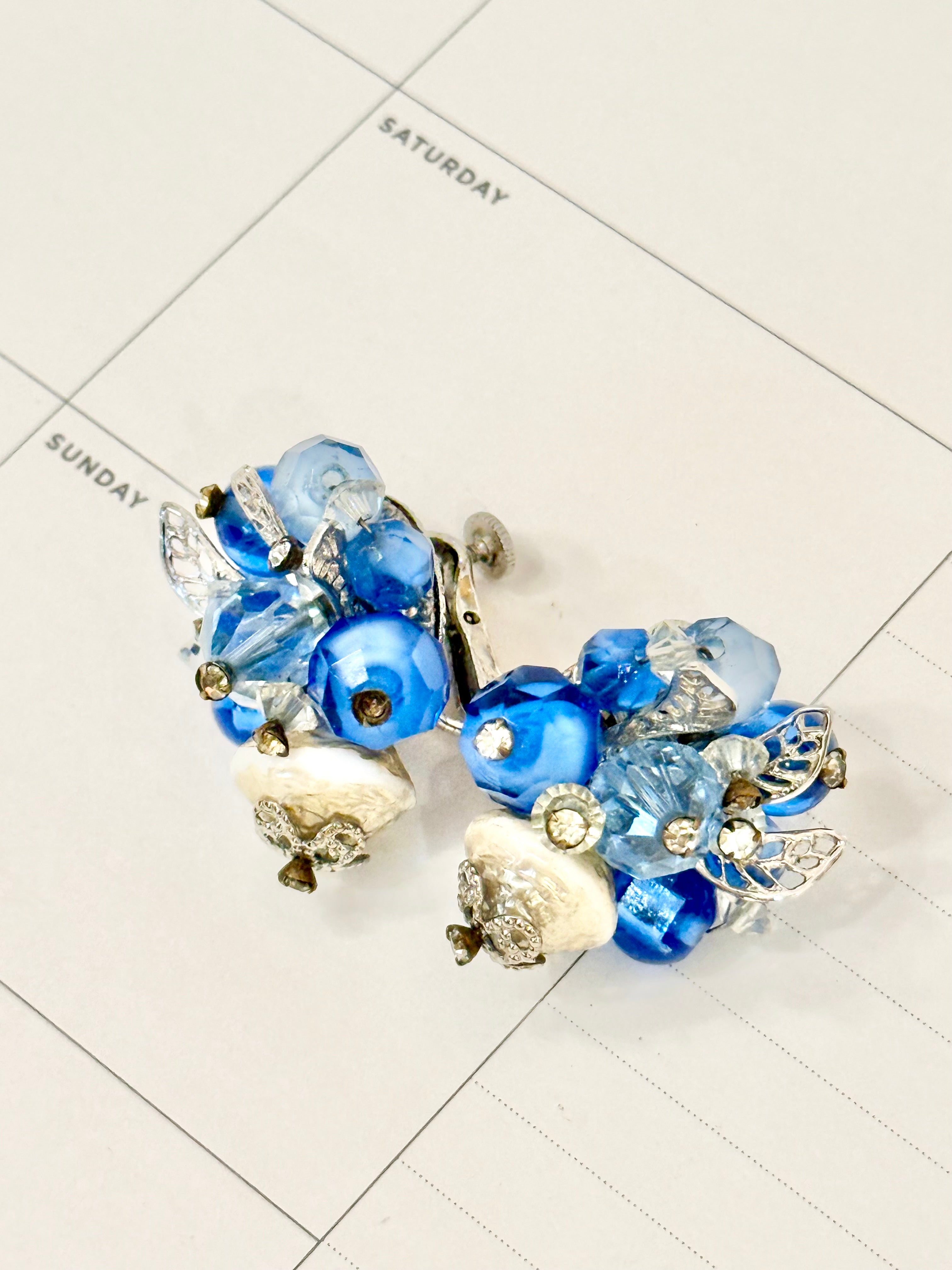 1950's stunning glass button earrings.... so elegant