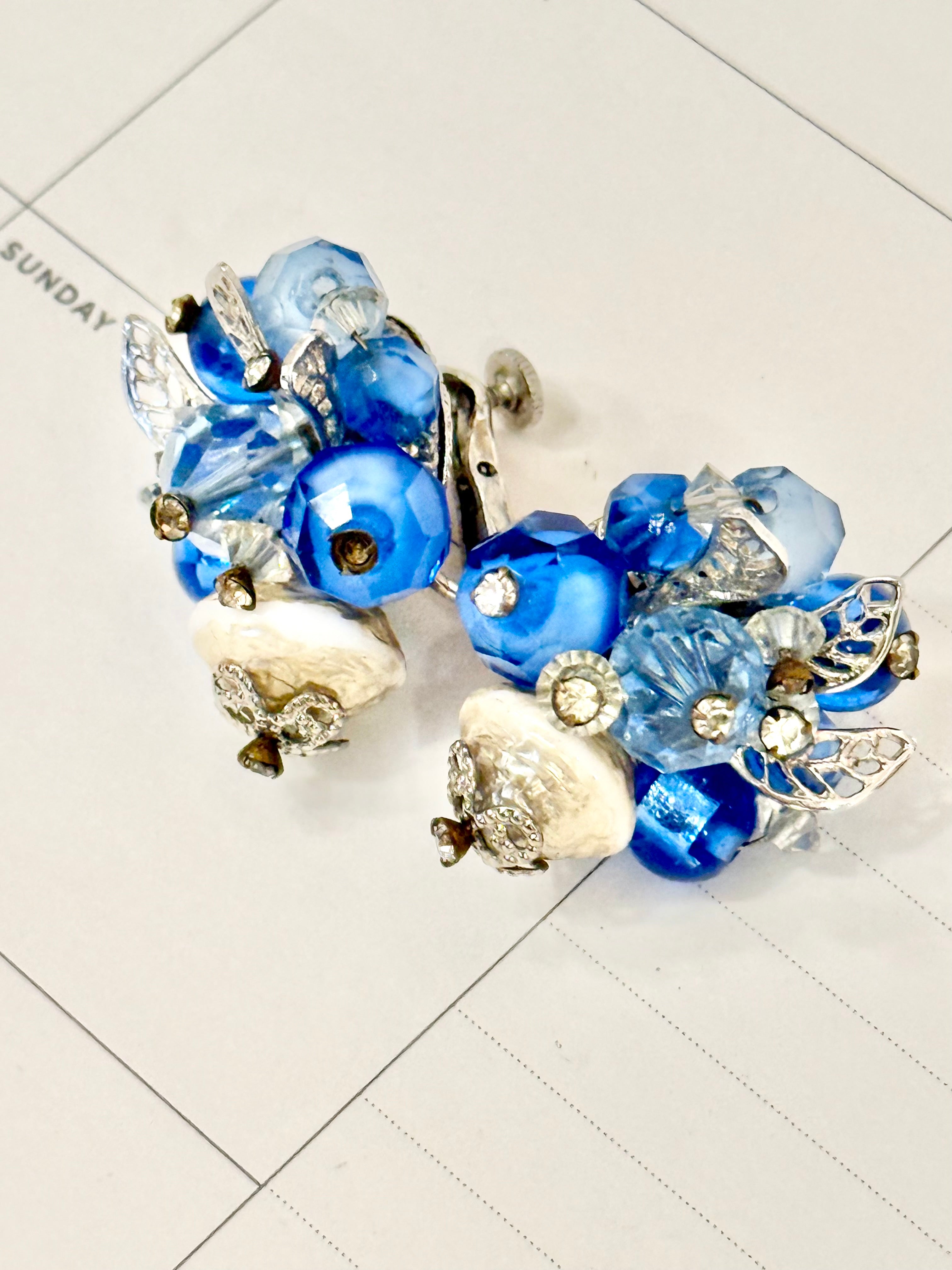 1950's stunning glass button earrings.... so elegant