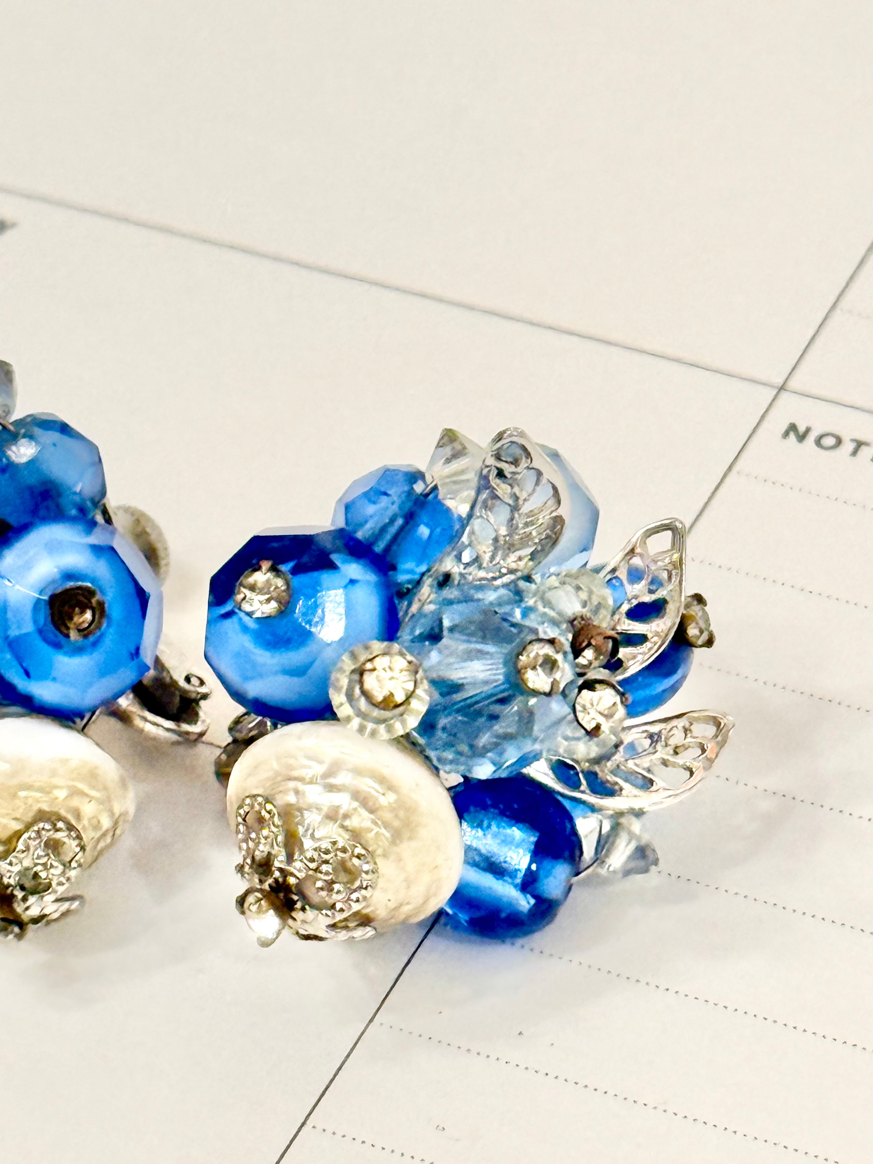 1950's stunning glass button earrings.... so elegant