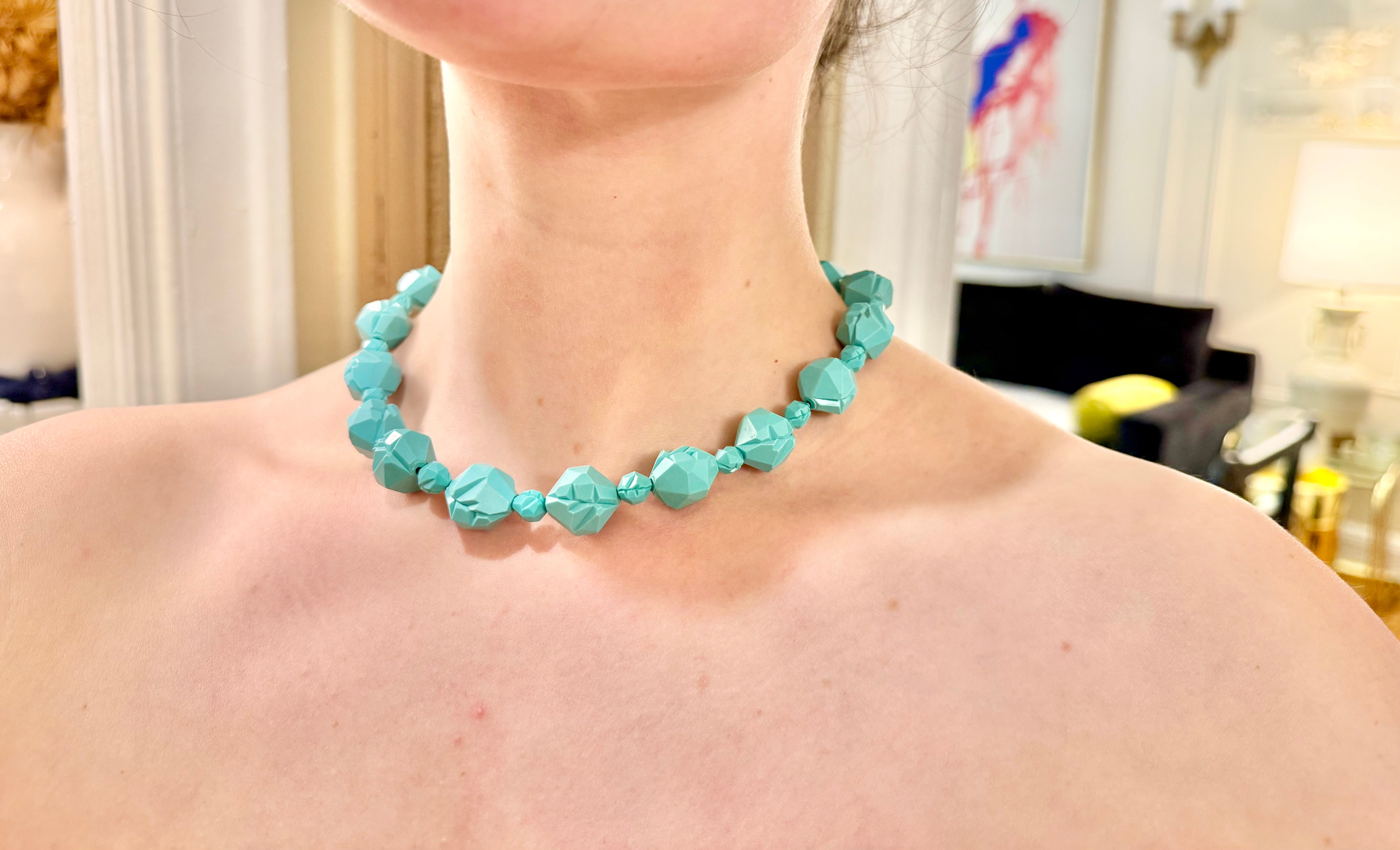 1950's super chic poppy turquoise necklace....