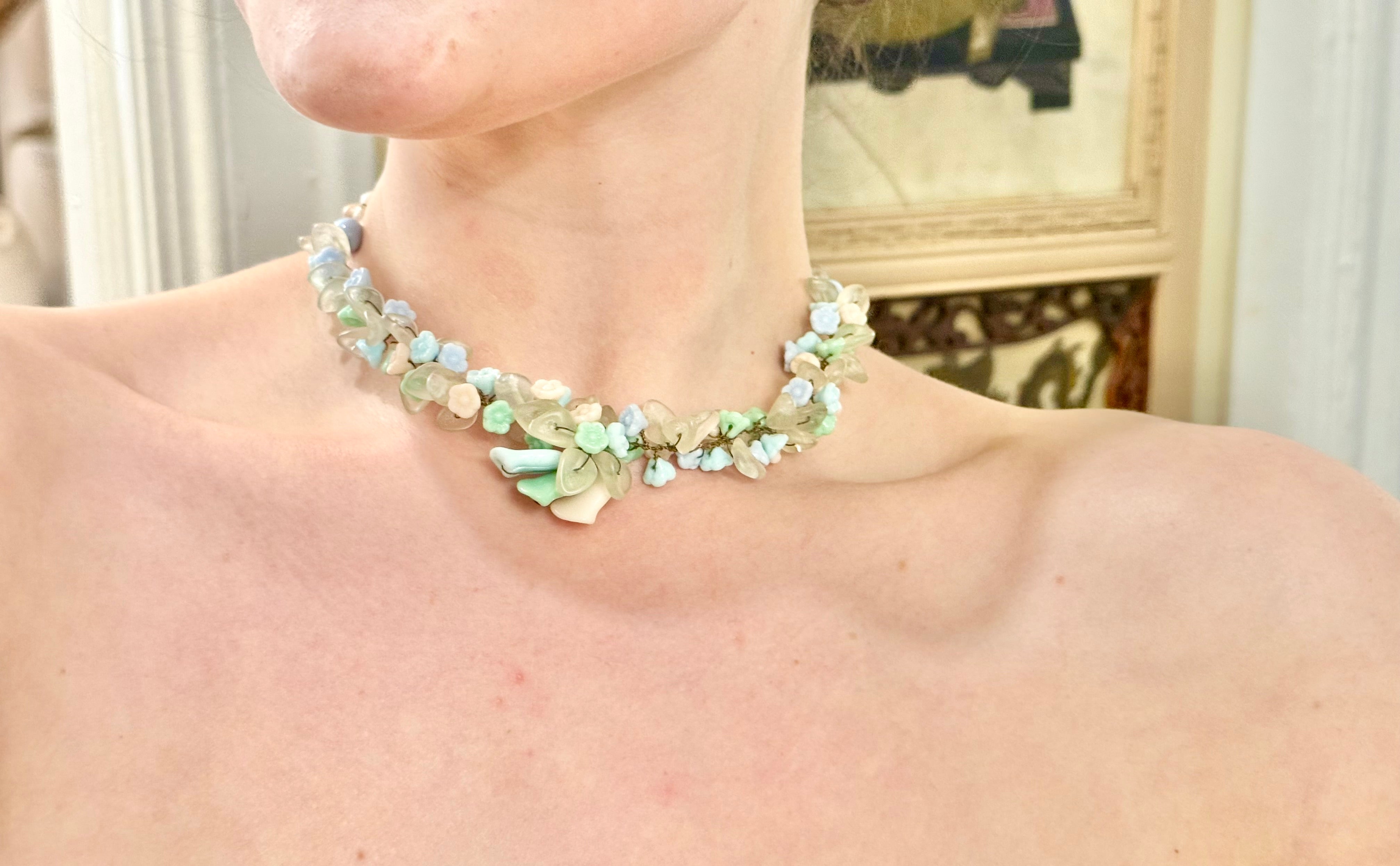 1940's West German feminine necklace....so chic