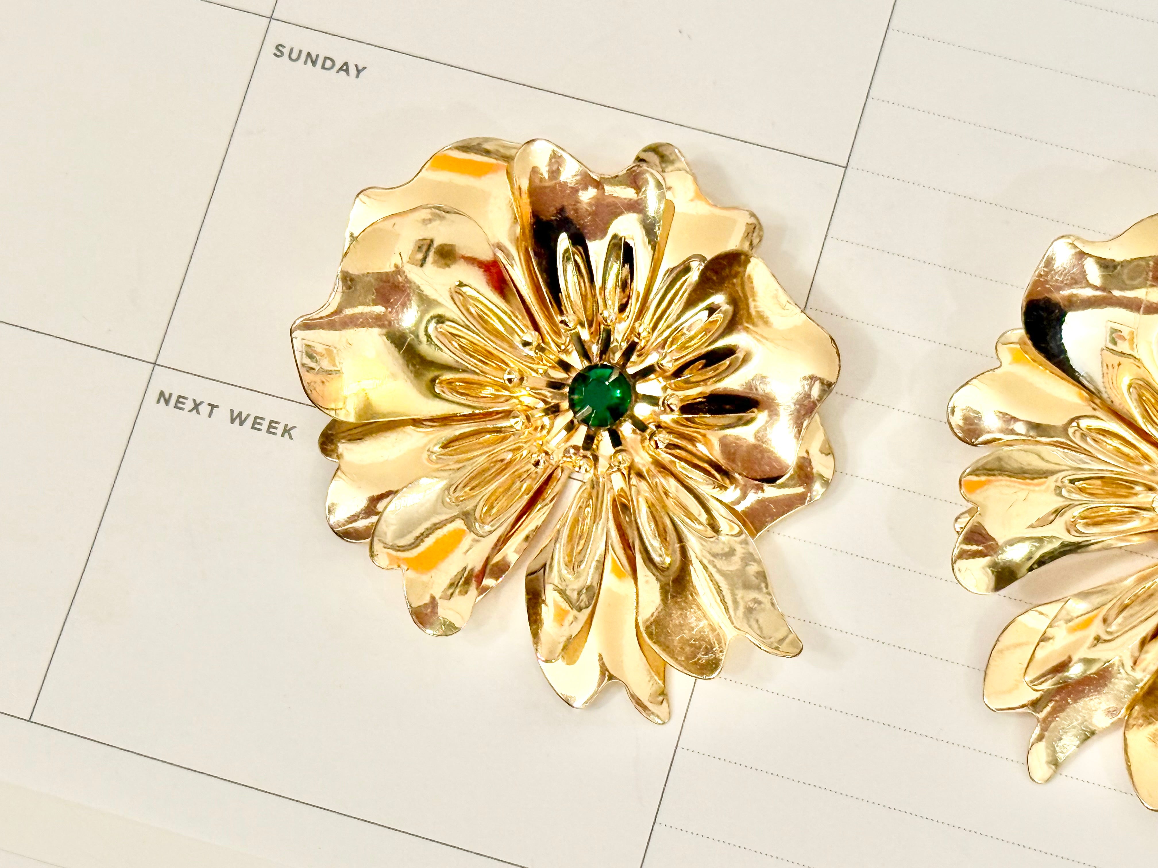 That classy gal and her love of gold flowers...