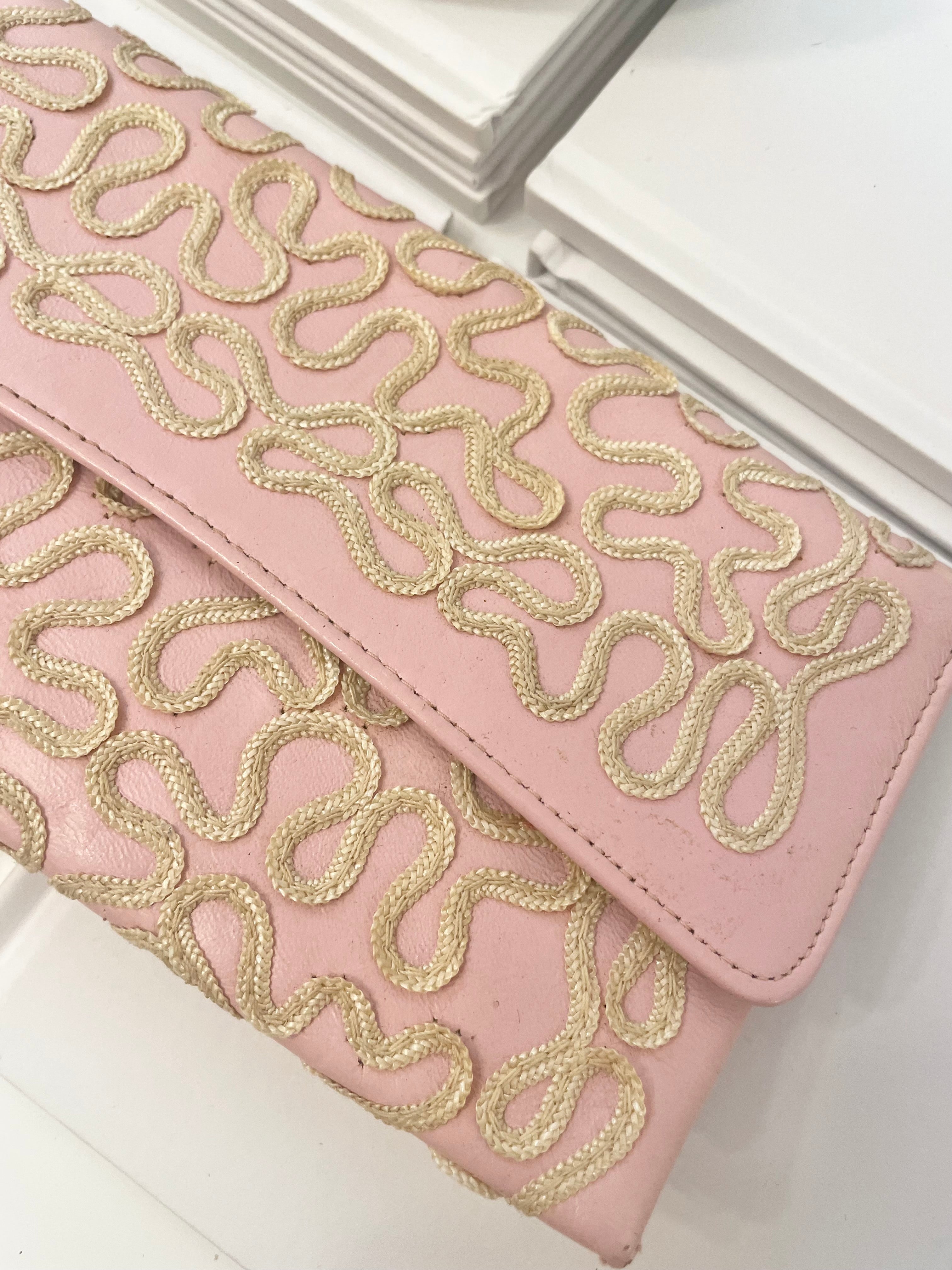 Vintage fabulous feminine soft pink clutch bag... so elegant