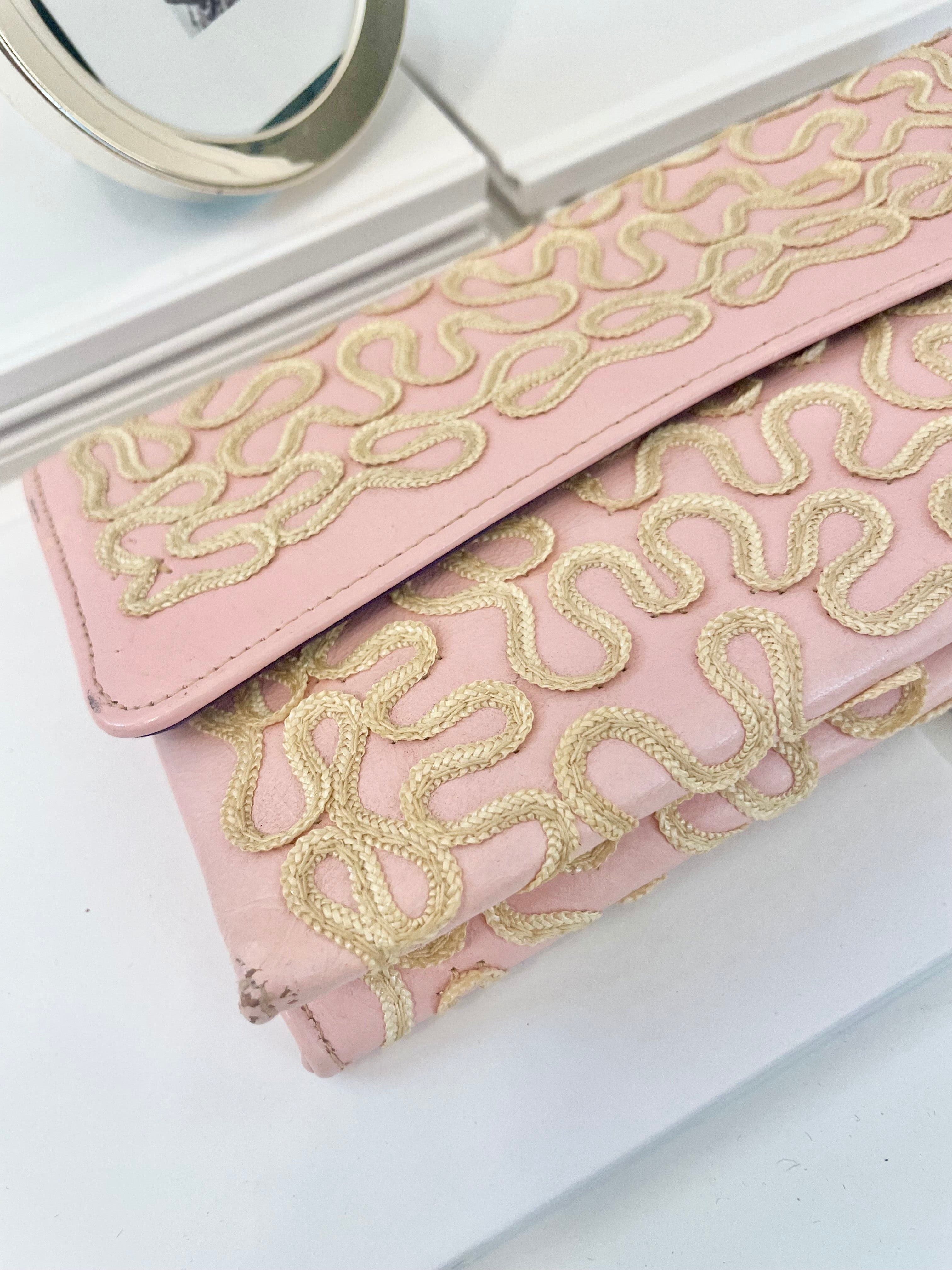 Vintage fabulous feminine soft pink clutch bag... so elegant