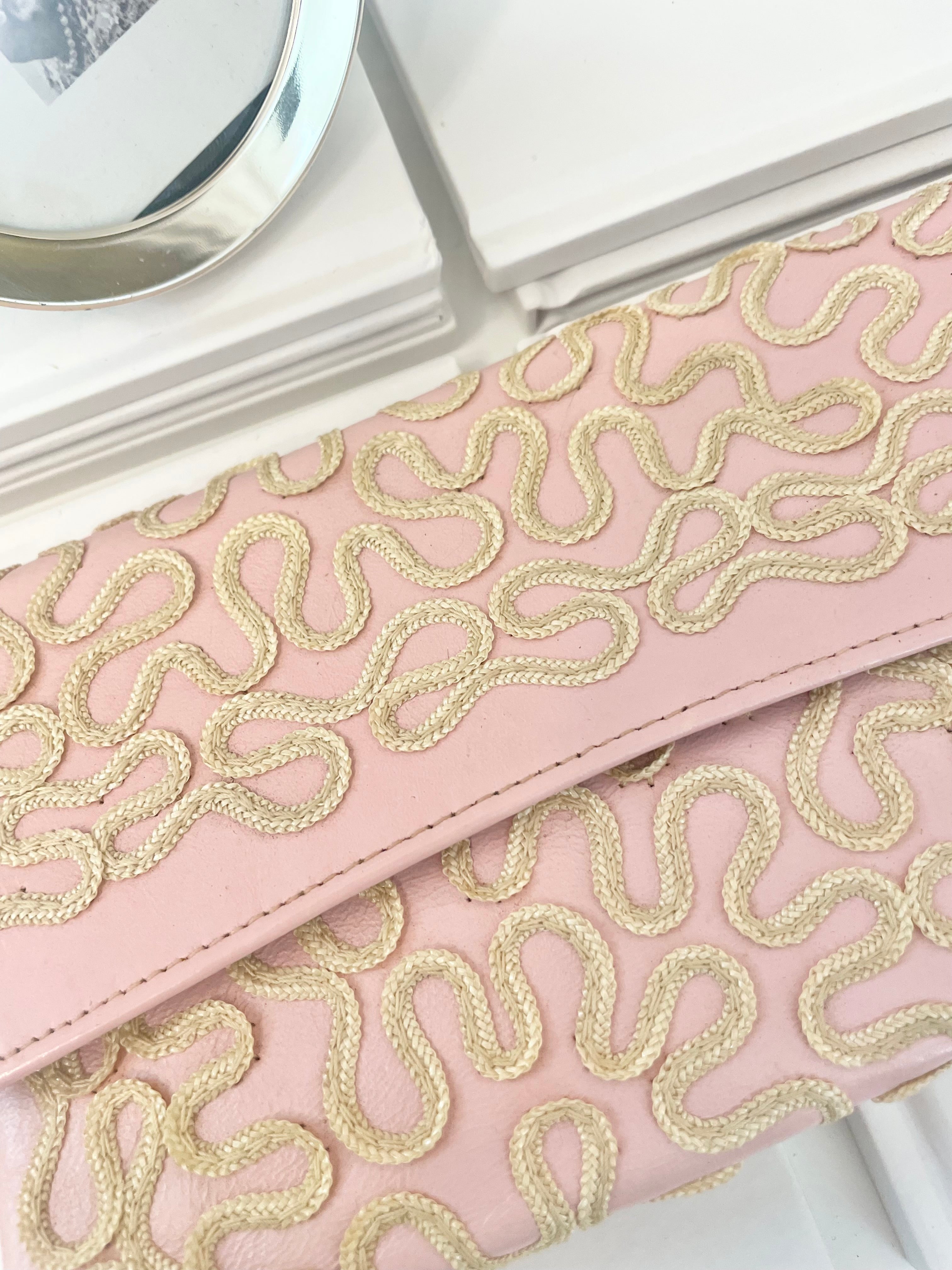 Vintage fabulous feminine soft pink clutch bag... so elegant