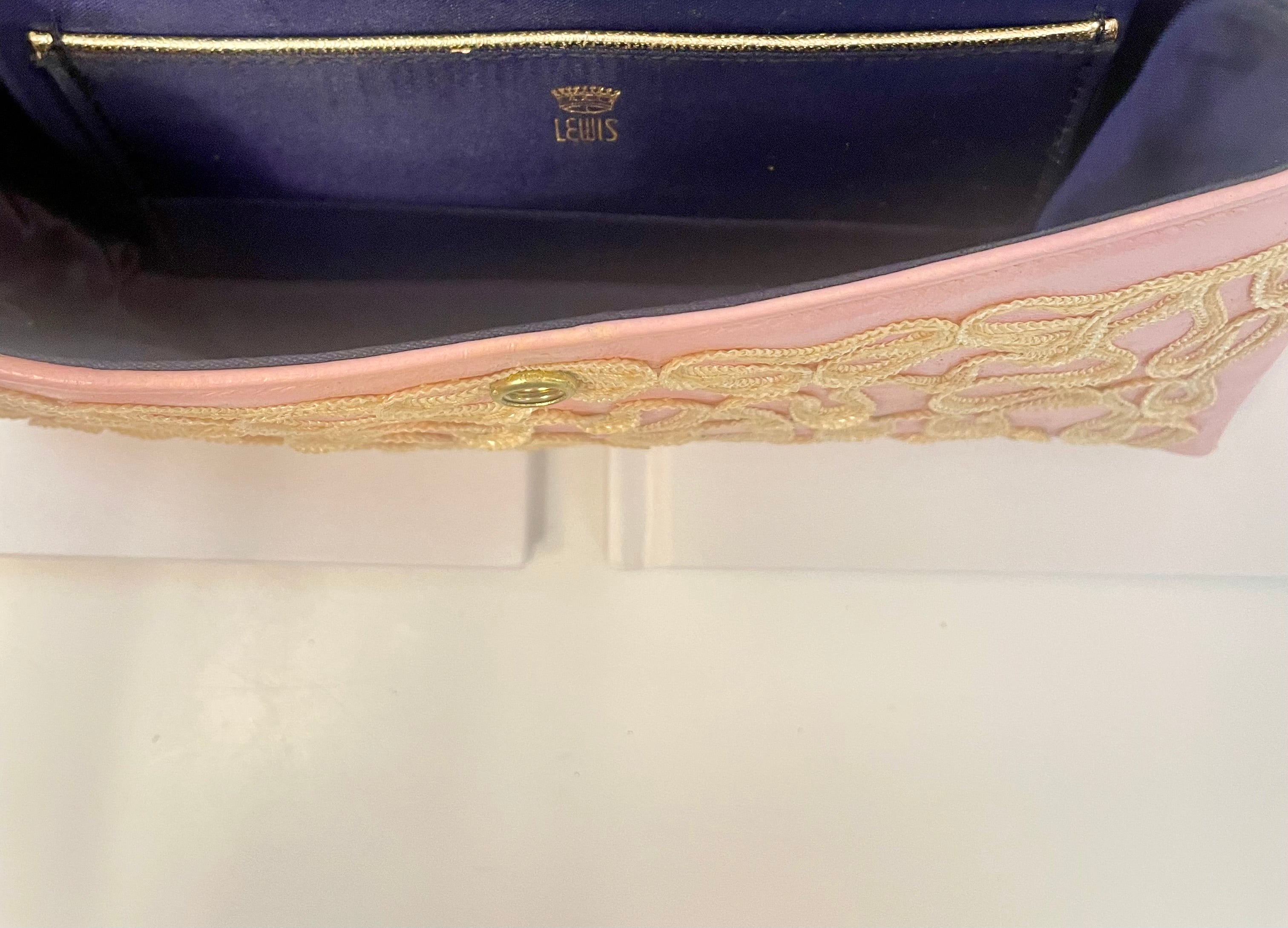 Vintage fabulous feminine soft pink clutch bag... so elegant