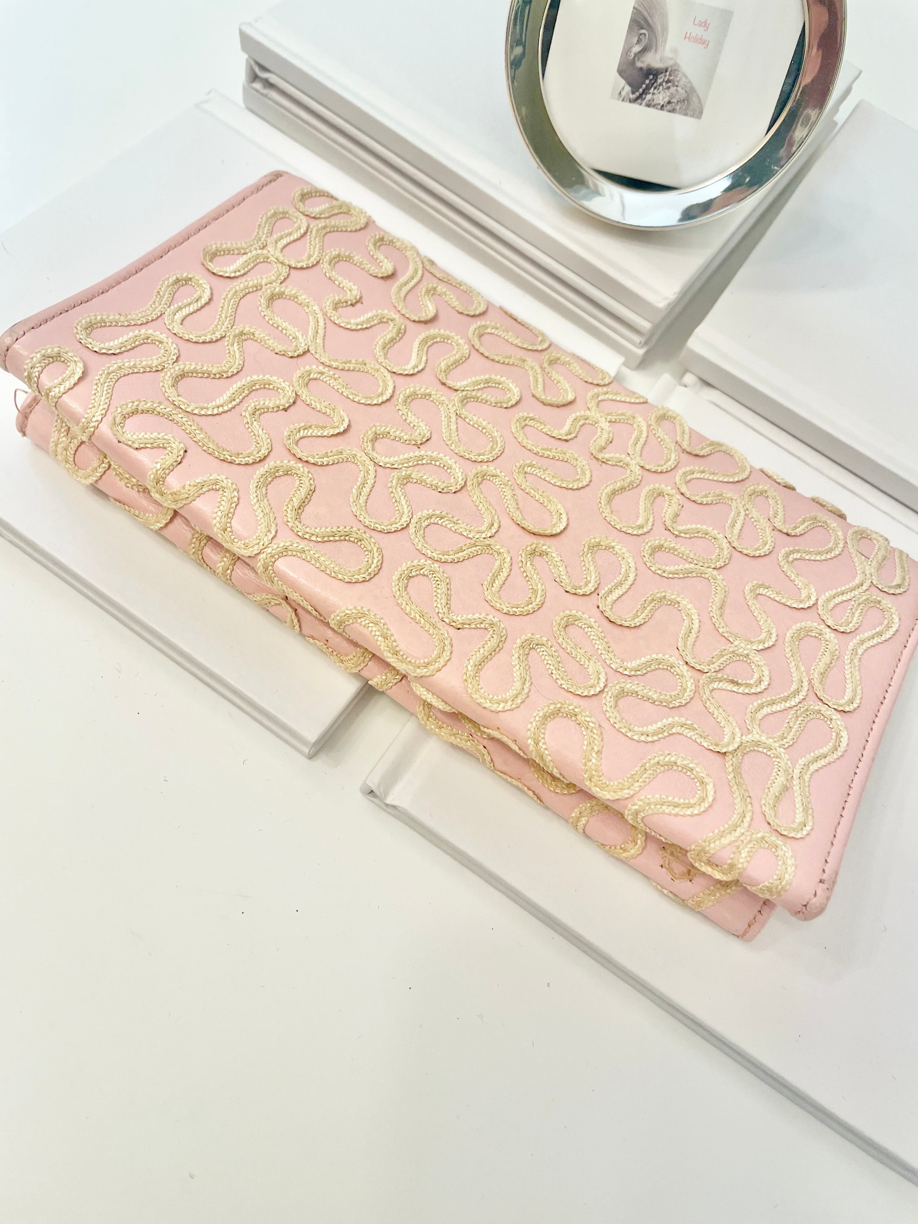 Vintage fabulous feminine soft pink clutch bag... so elegant