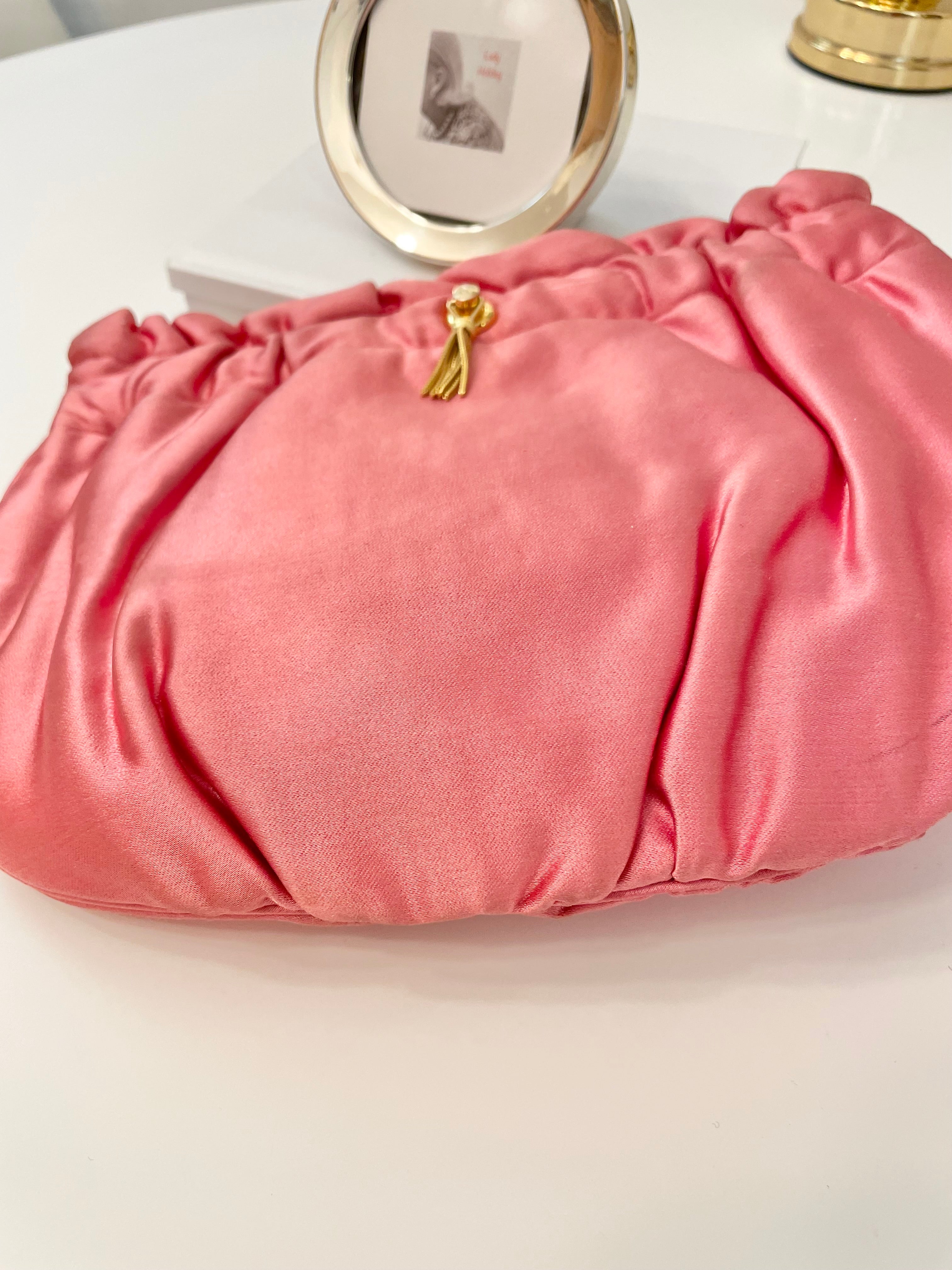 Vintage stunning M Morris splendid pink satin party gal evening bag!