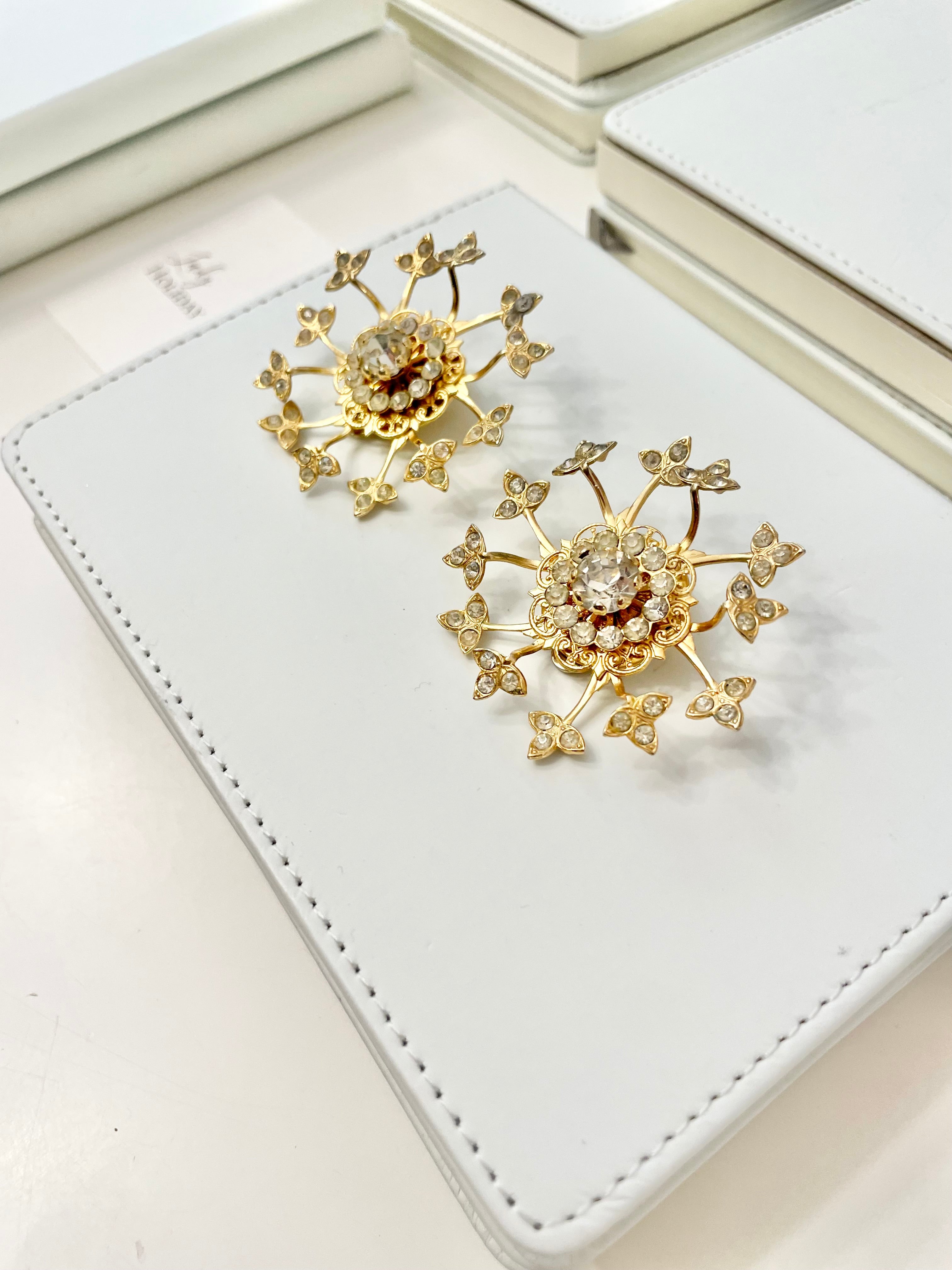 Vintage 1970's lovely gold and rhinestone, large starburst clip earrings... showstoppers