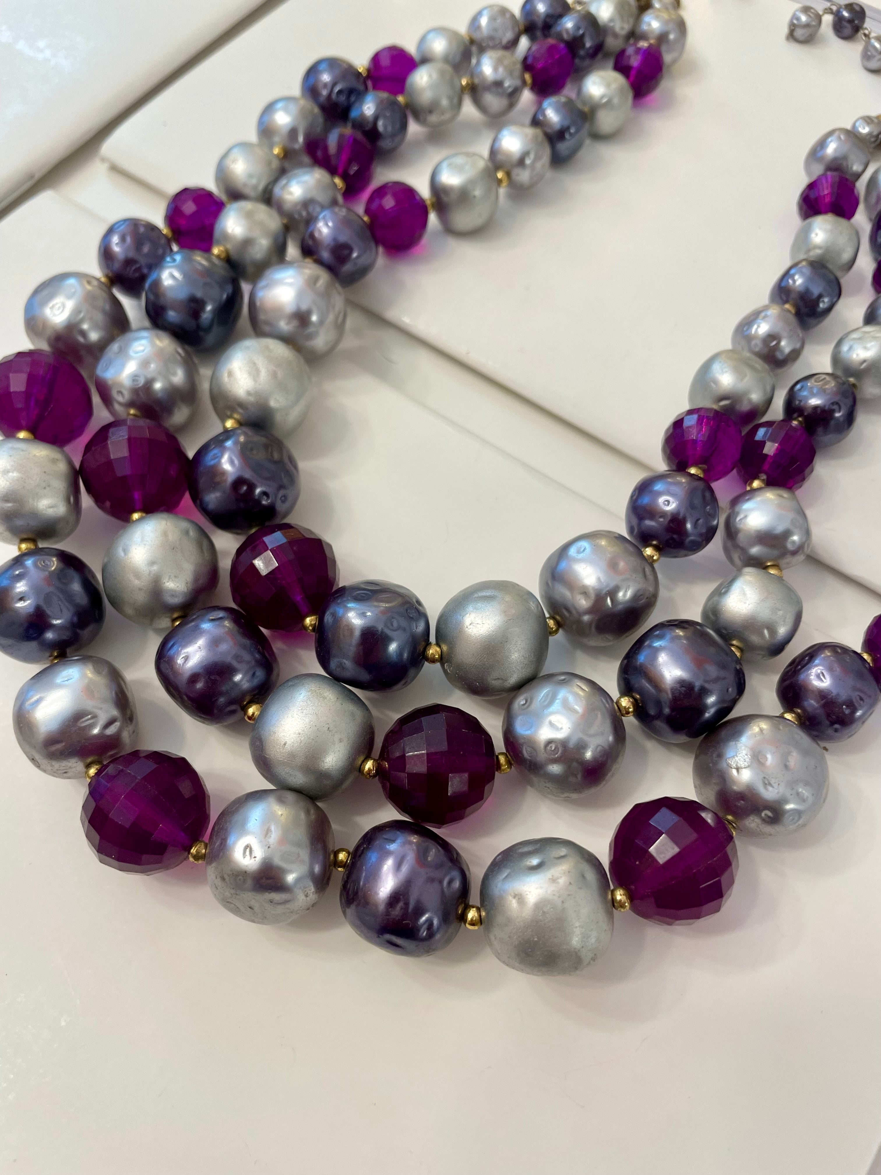 Vintage divine amethyst resin and gray pearl beaded necklace.. So chic