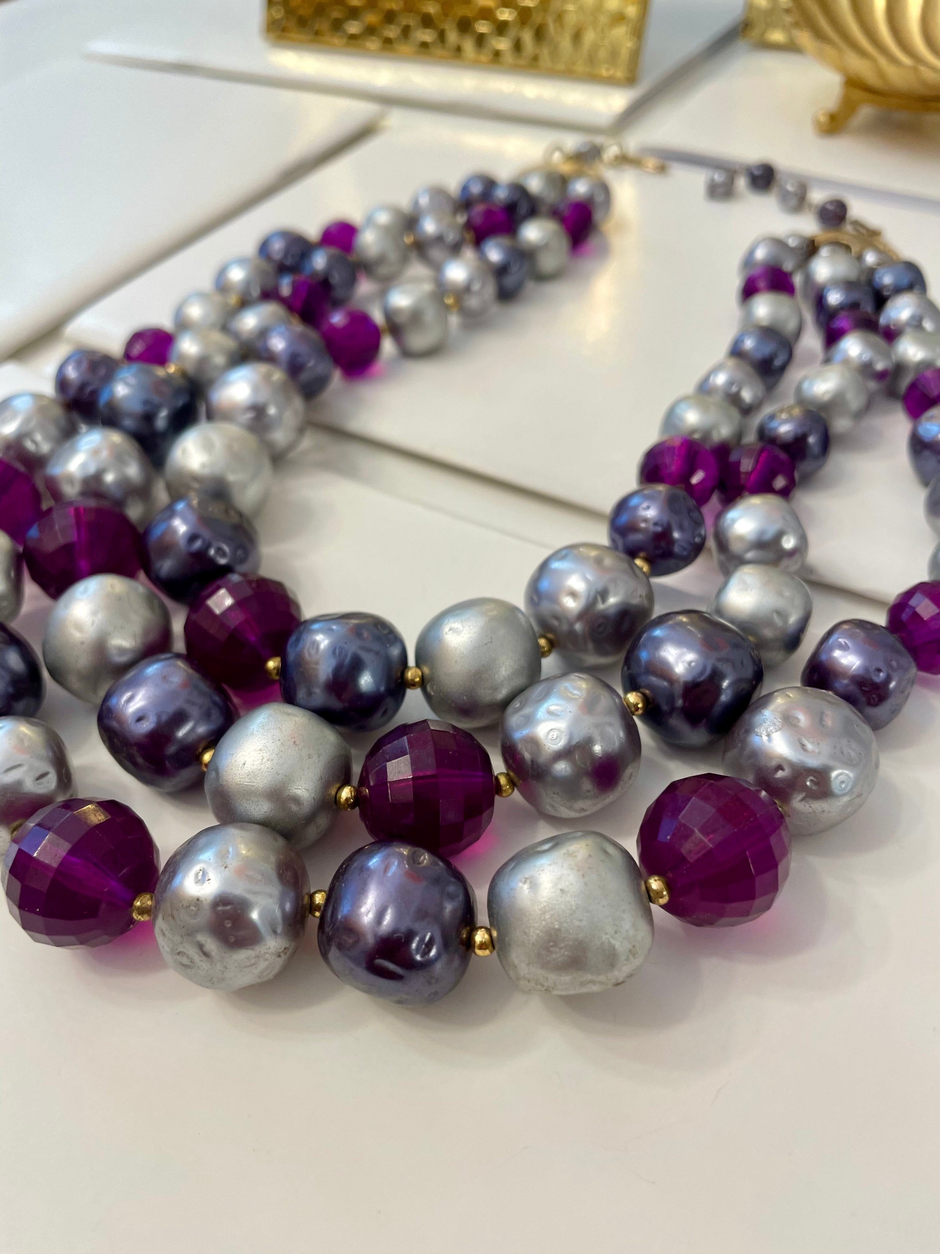 Vintage divine amethyst resin and gray pearl beaded necklace.. So chic