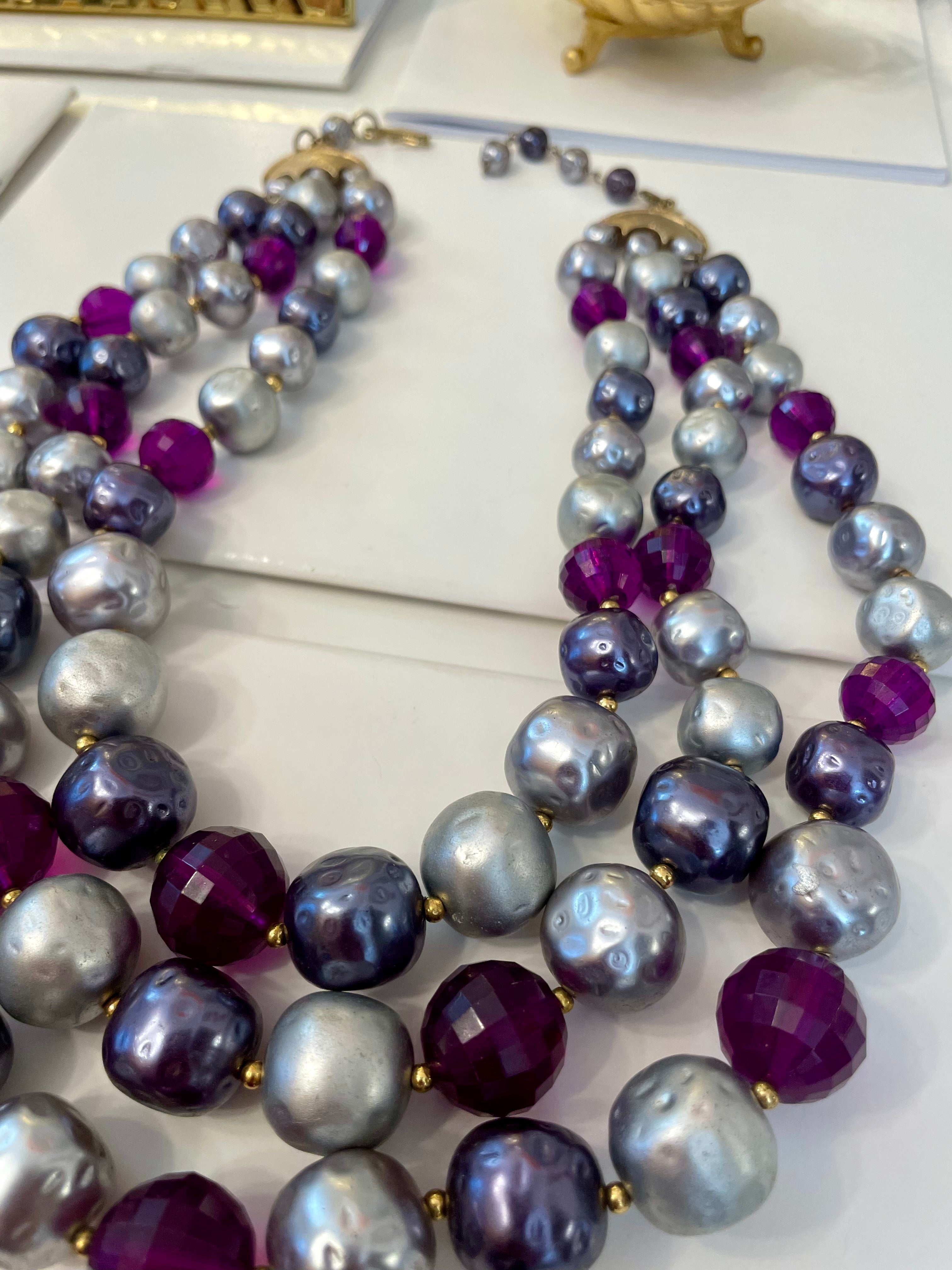 Vintage divine amethyst resin and gray pearl beaded necklace.. So chic