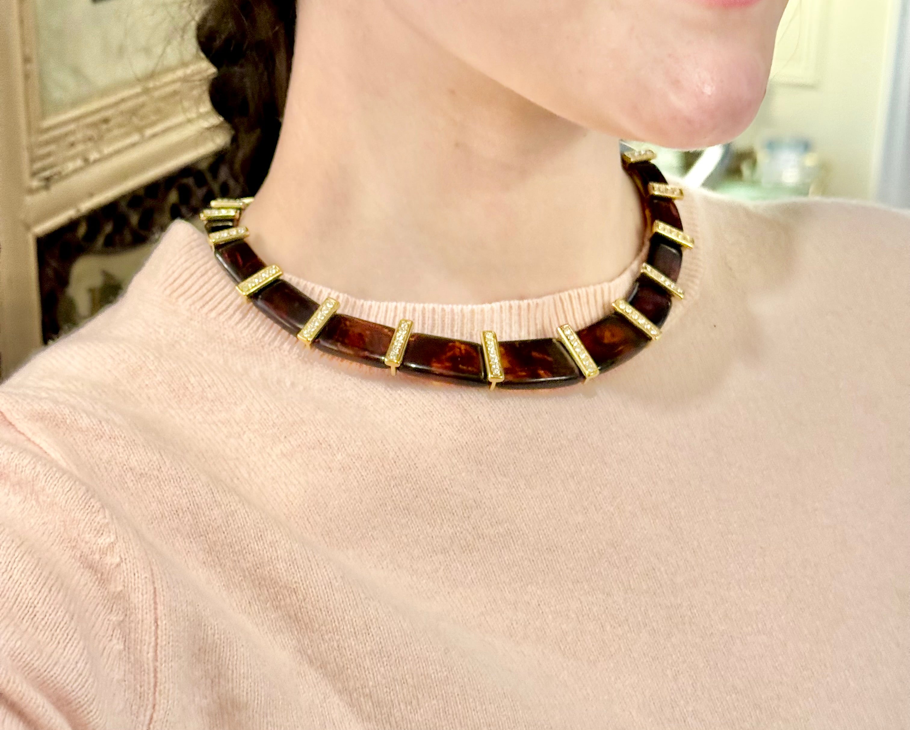The classy faux tortoise necklace...a true timeless piece