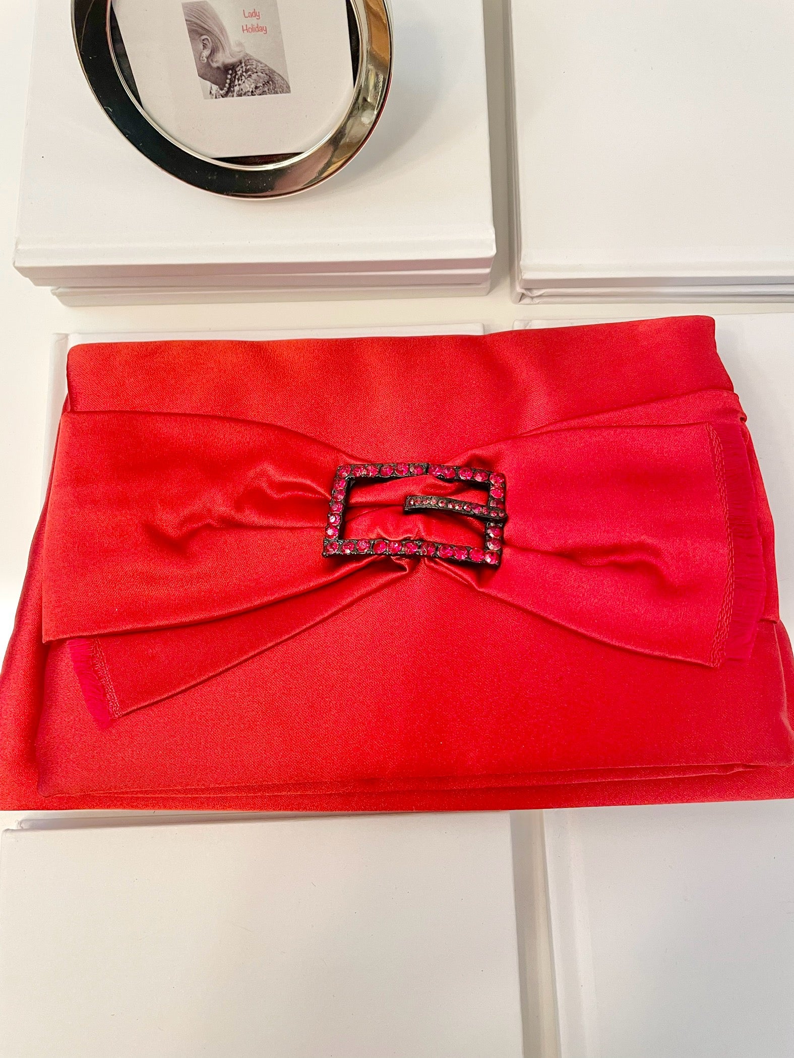 Oh so elegant red satin bow bag, dusted with red crystals.....extraordinary
