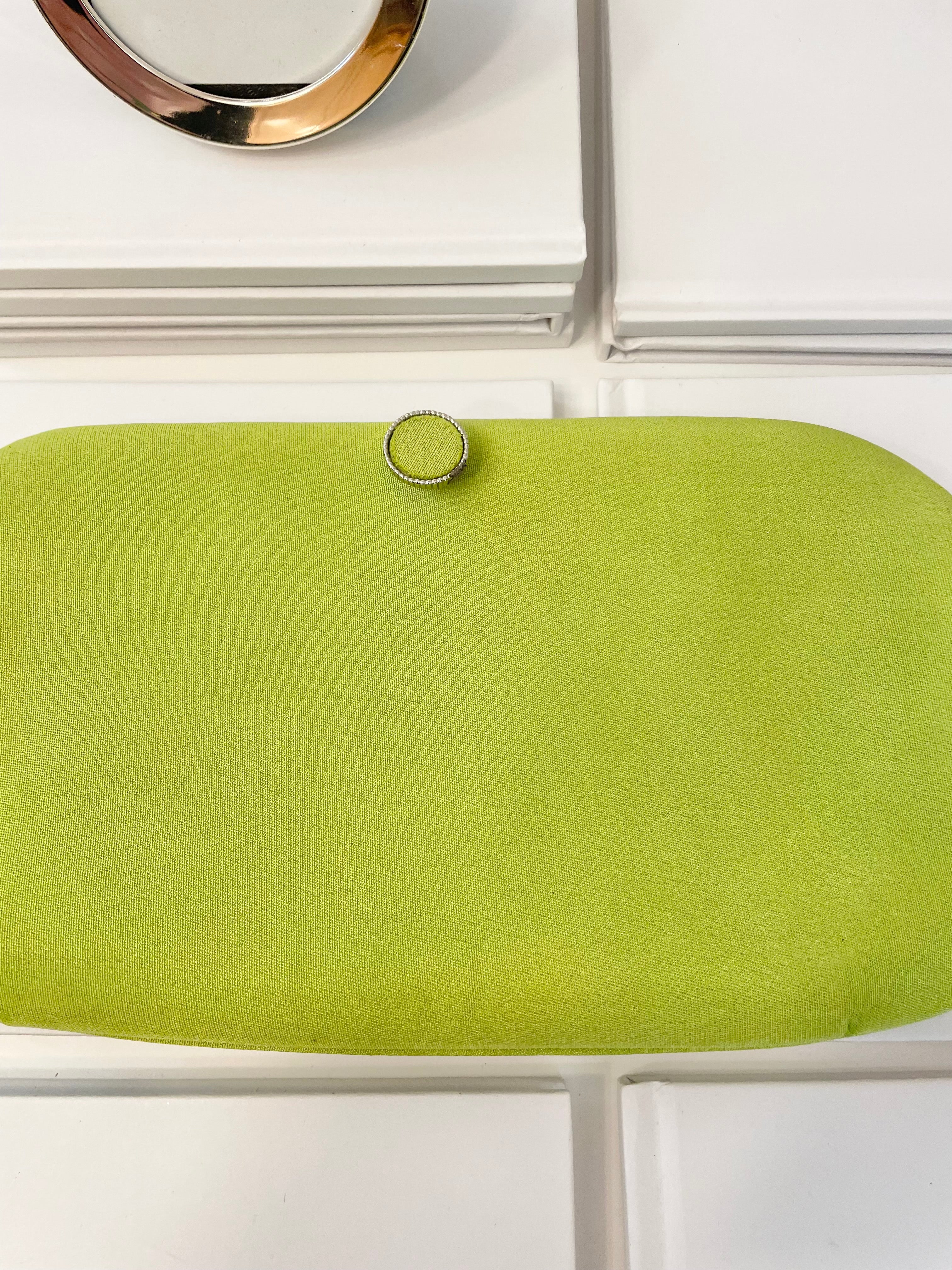 Super chic Saks Fifth Ave stunning green clutch bag.... so divine