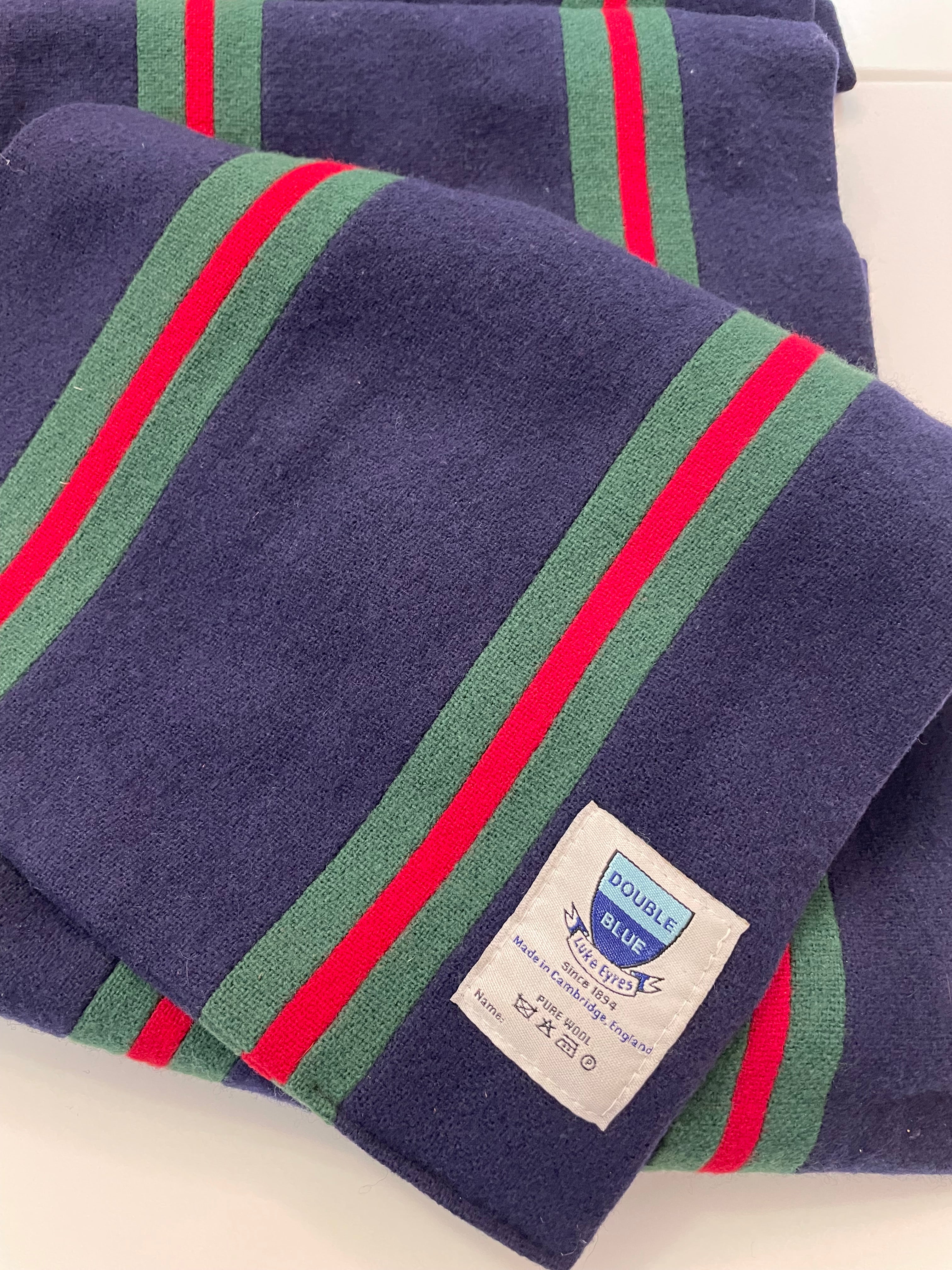 Super preppy vintage Yale University Medical school wool scarf.... so classic