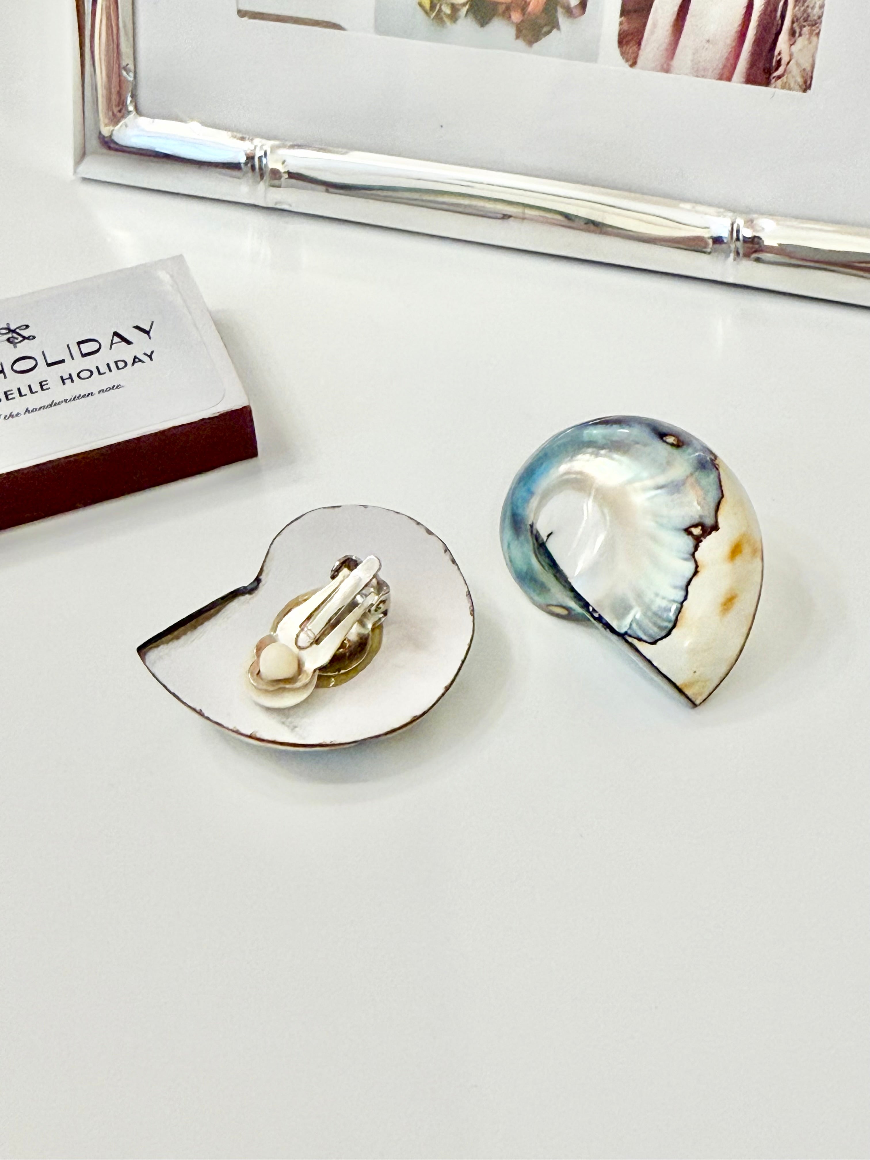 That summer... these shell earrings are perfection.