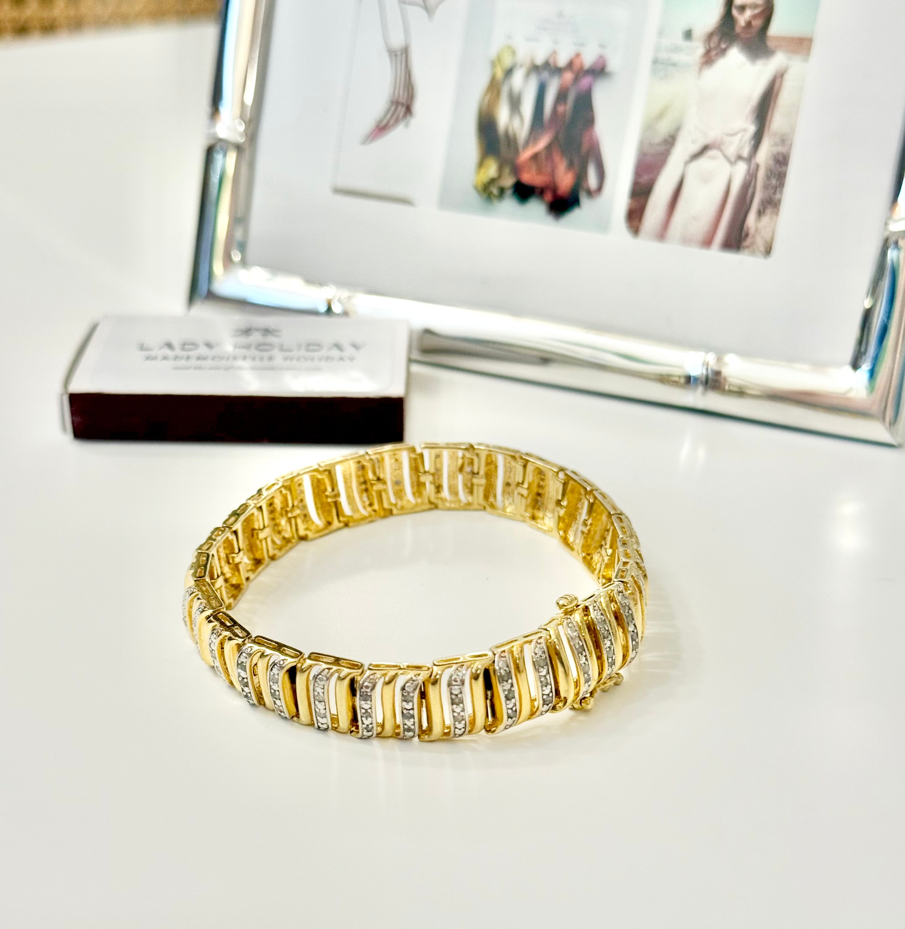 The most divine royal looking bracelet..