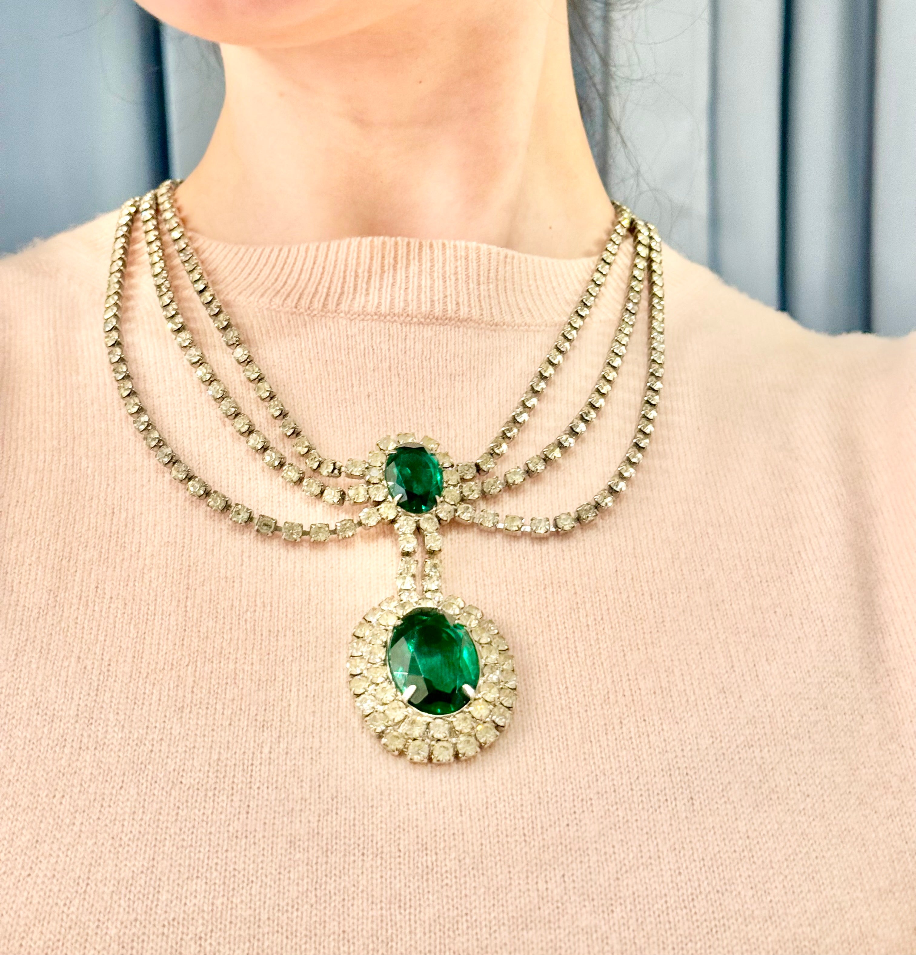 The most divine 1960's emerald glass drop necklace...