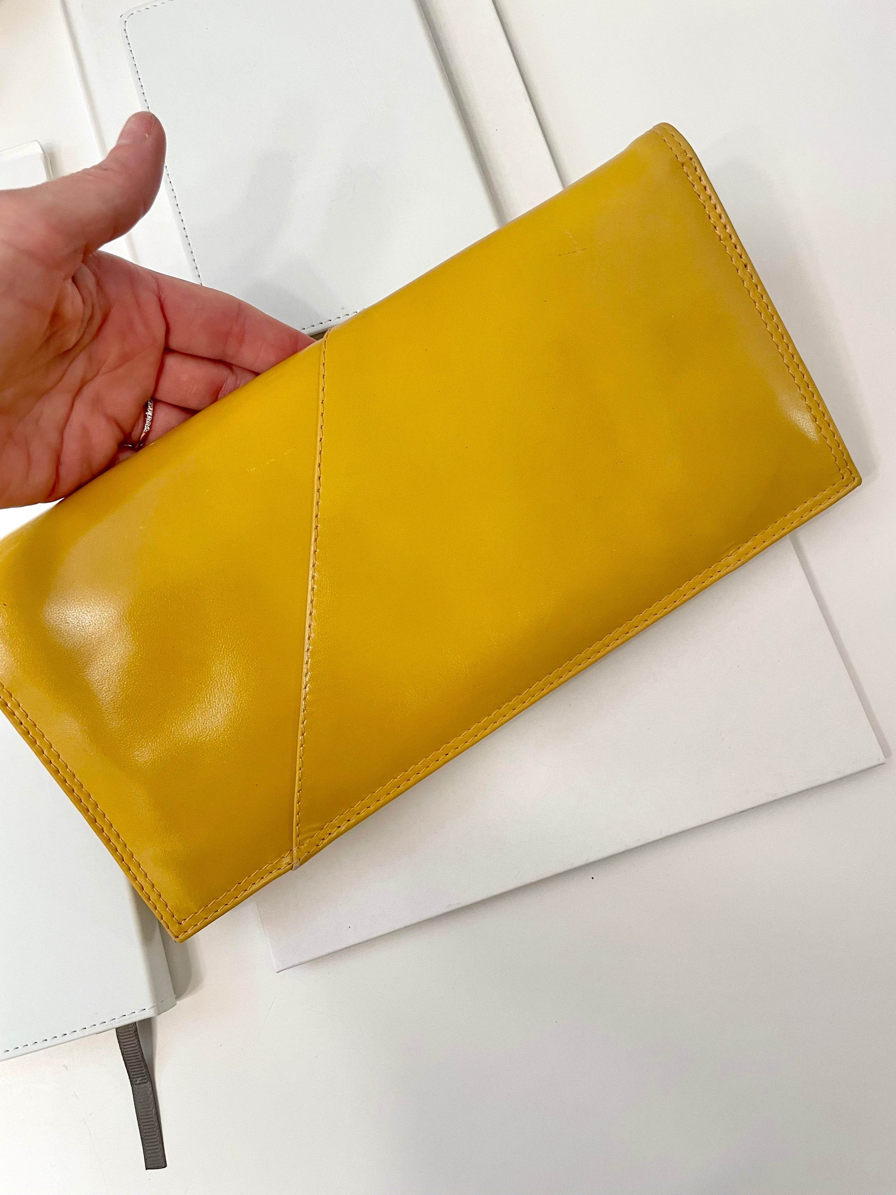 Vintage 1970's Made in Italy, Andrew Gellar.. stunning yellow patent leather clutch bag.. so classy