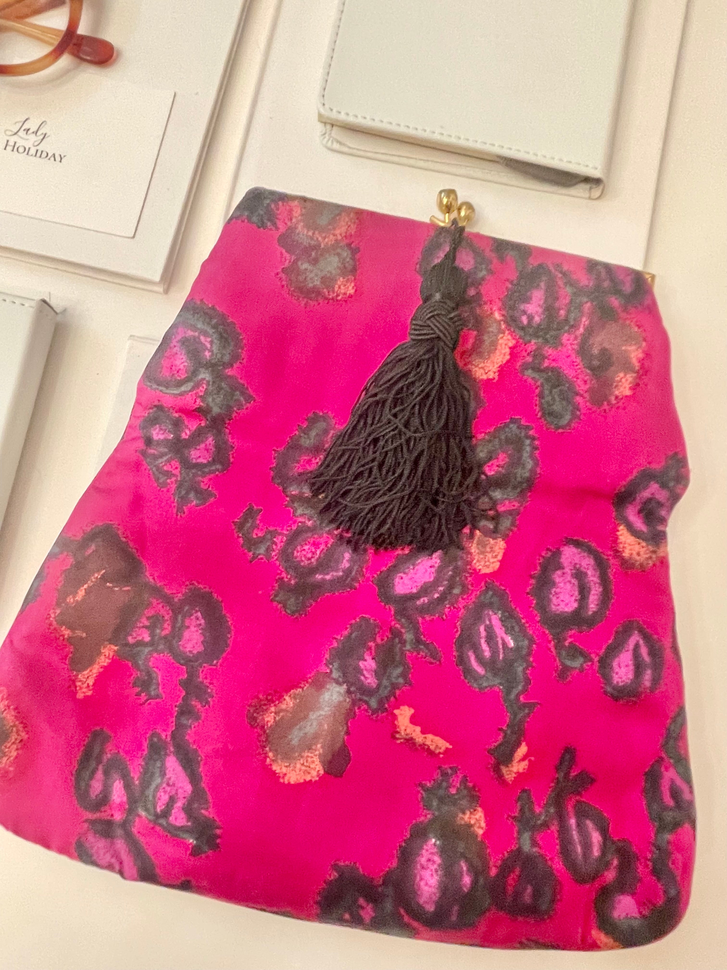 Flirty Gal loves anything pink! this 1960's hot pink floral clutch bag, makes her heart happy!