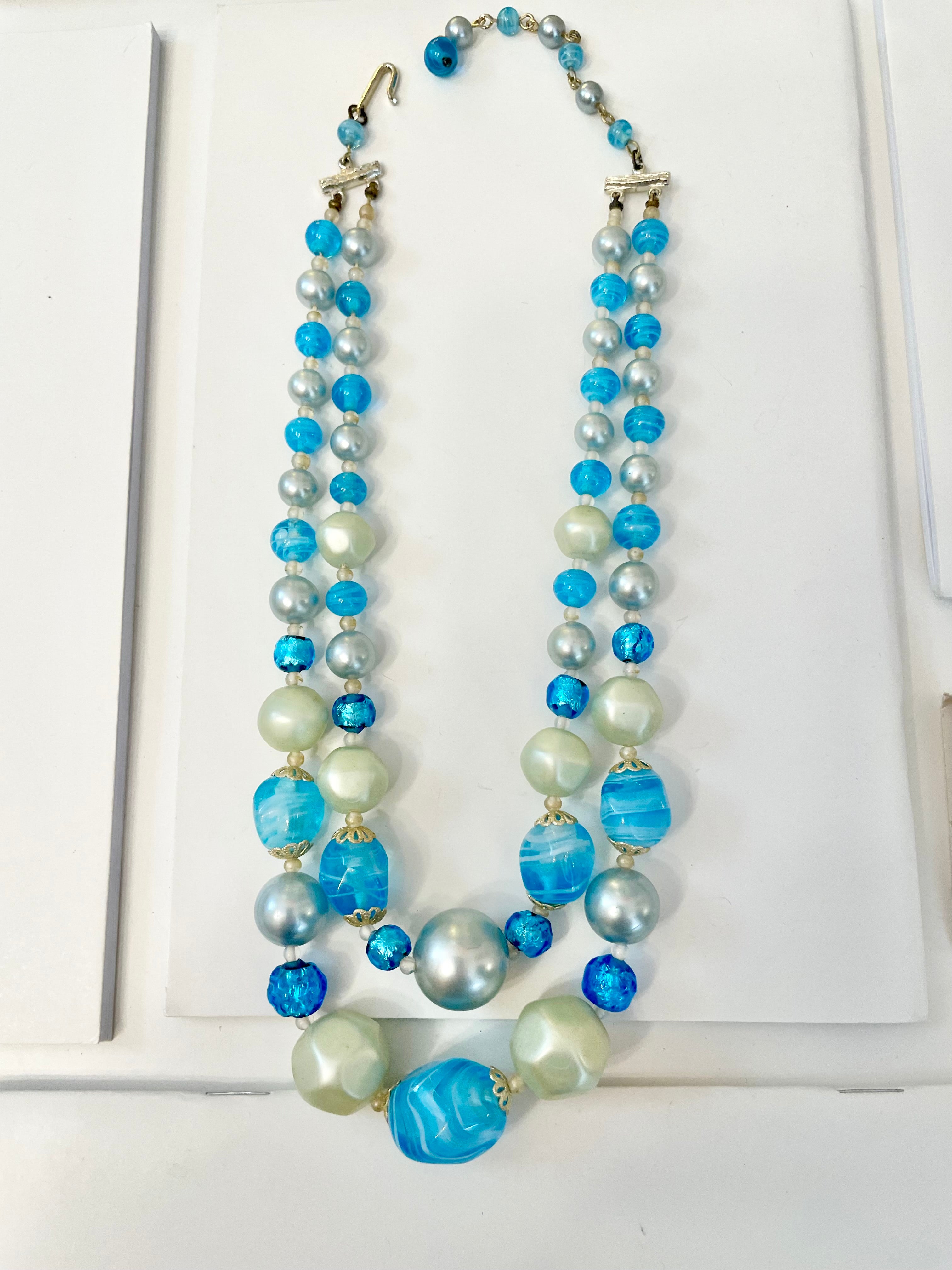 1960's stunning necklace... so colorful!