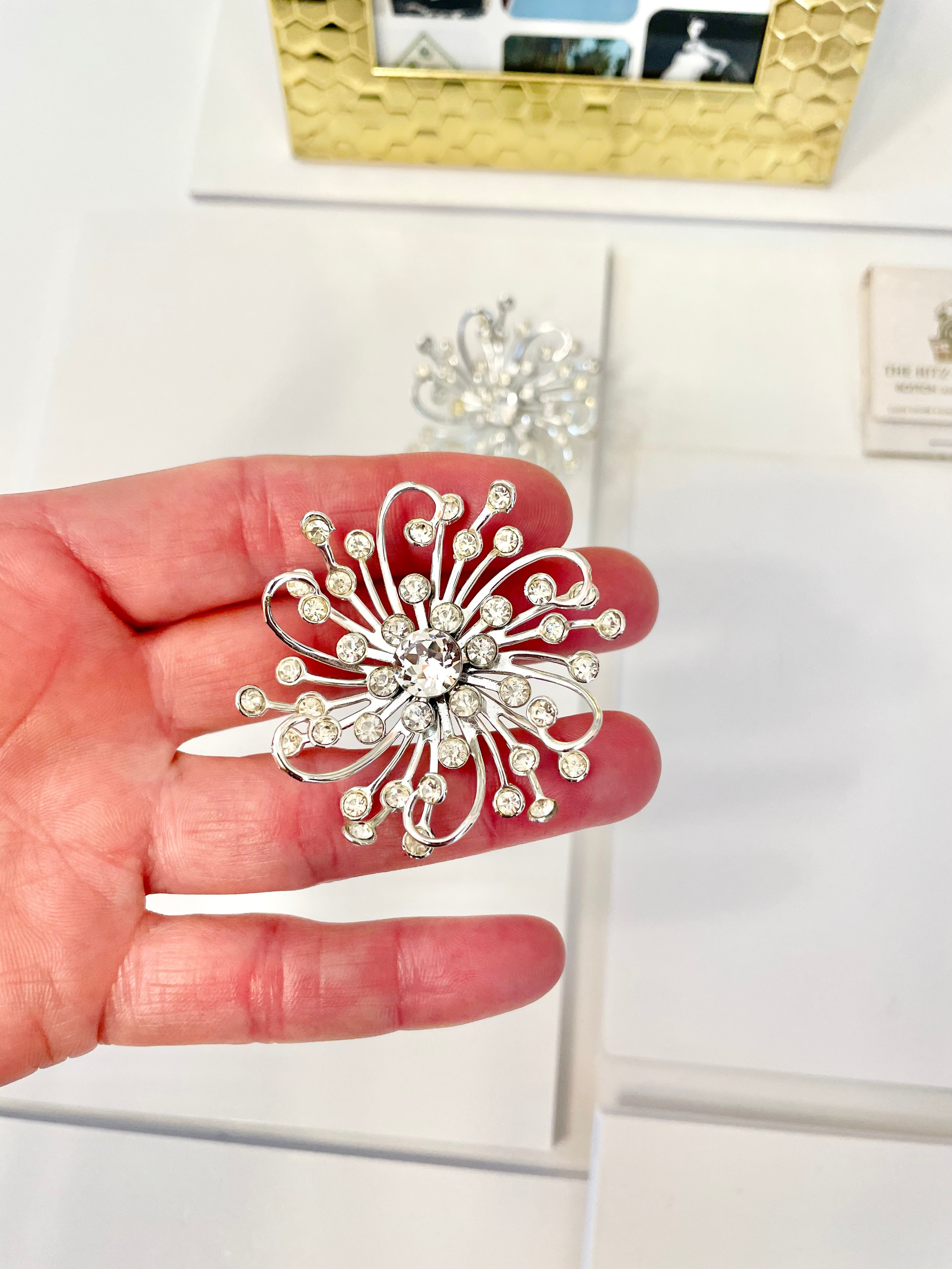 The most fancy silver flower earrings.... a truly divine find!