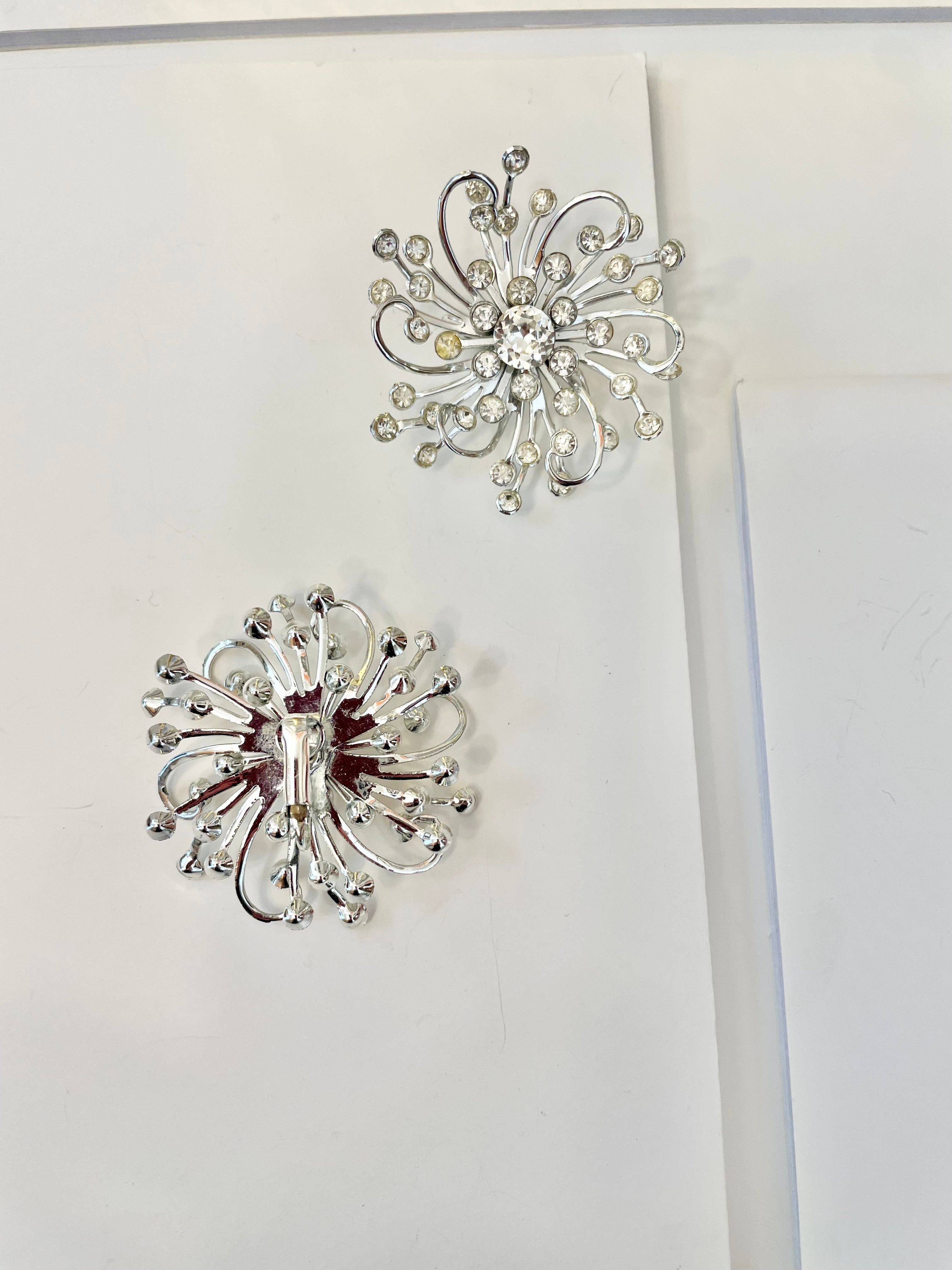 The most fancy silver flower earrings.... a truly divine find!