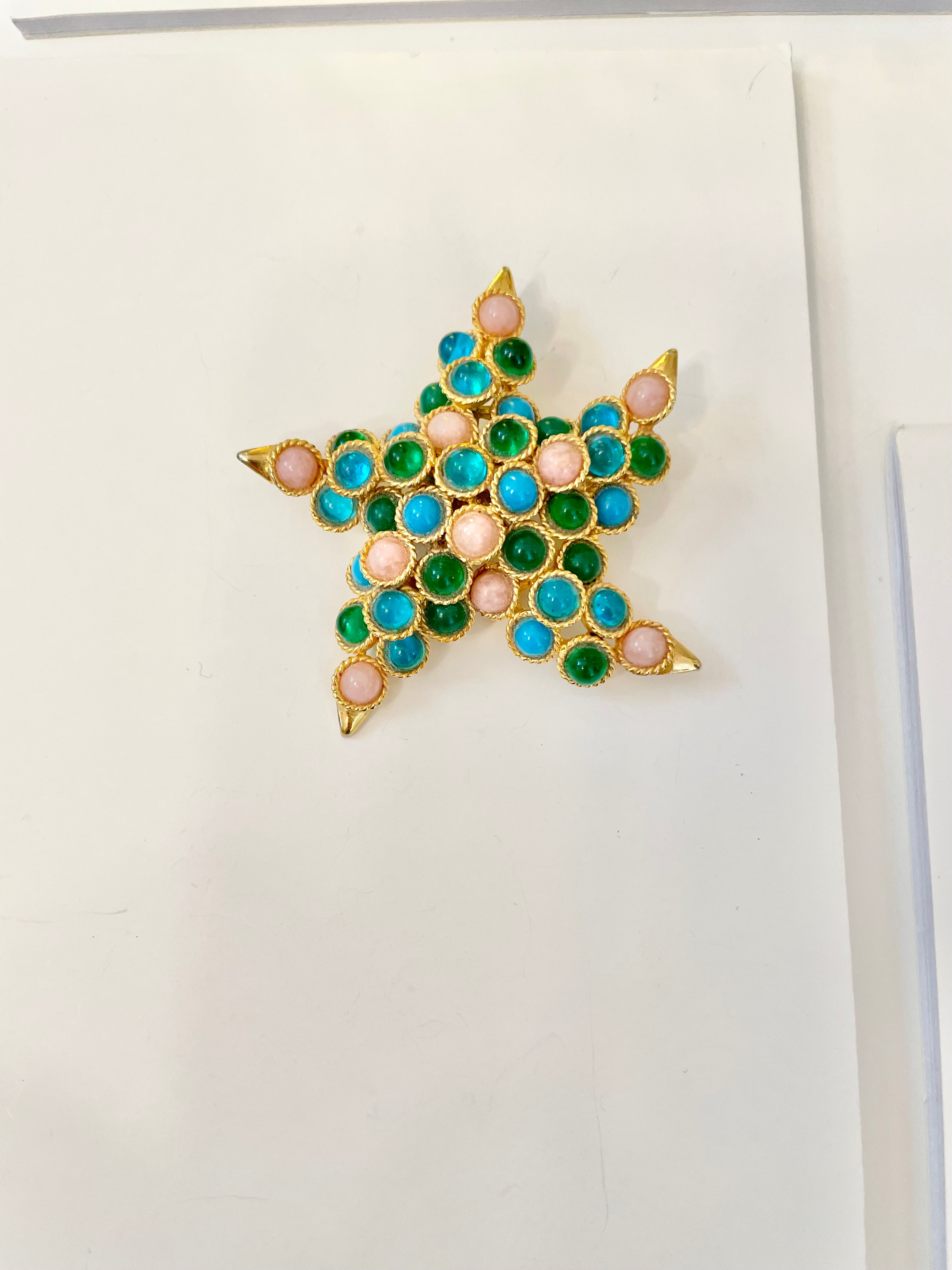 Vintage colorful and feminine starfish brooch.... so classy!