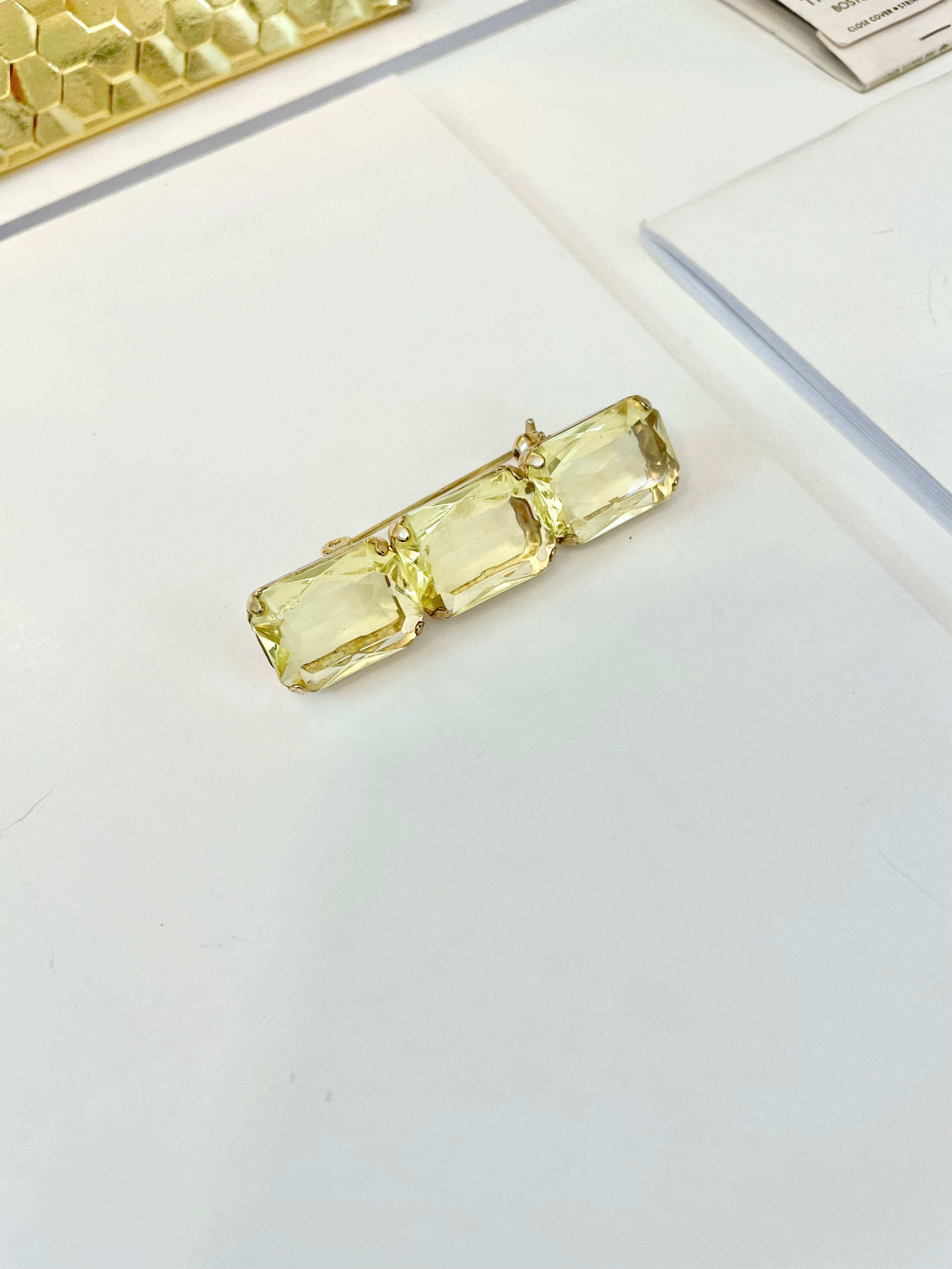 Vintage lemon acrylic bar pin ... a true classic.