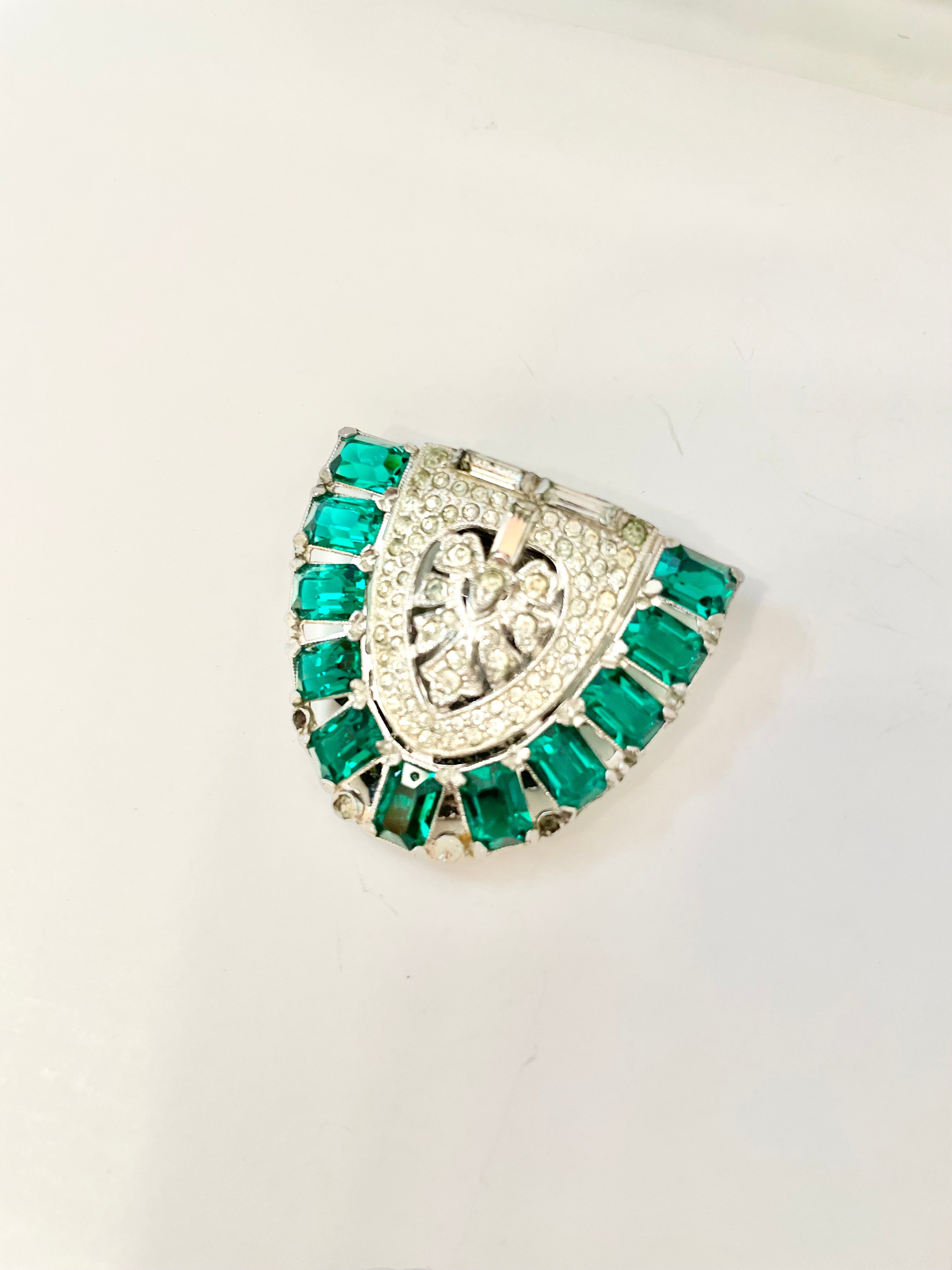 1930's stunning emerald glass fur clip... so divine