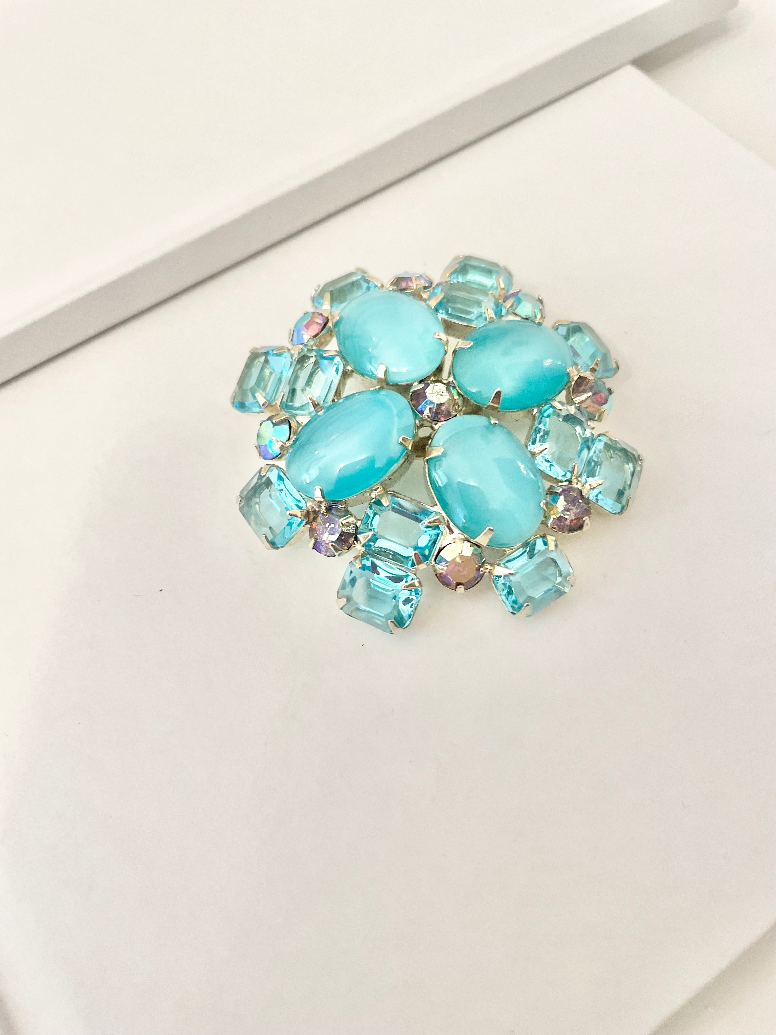 The Happy Hostess just adores all colors... This stunning 1960's glass brooch is just divine!