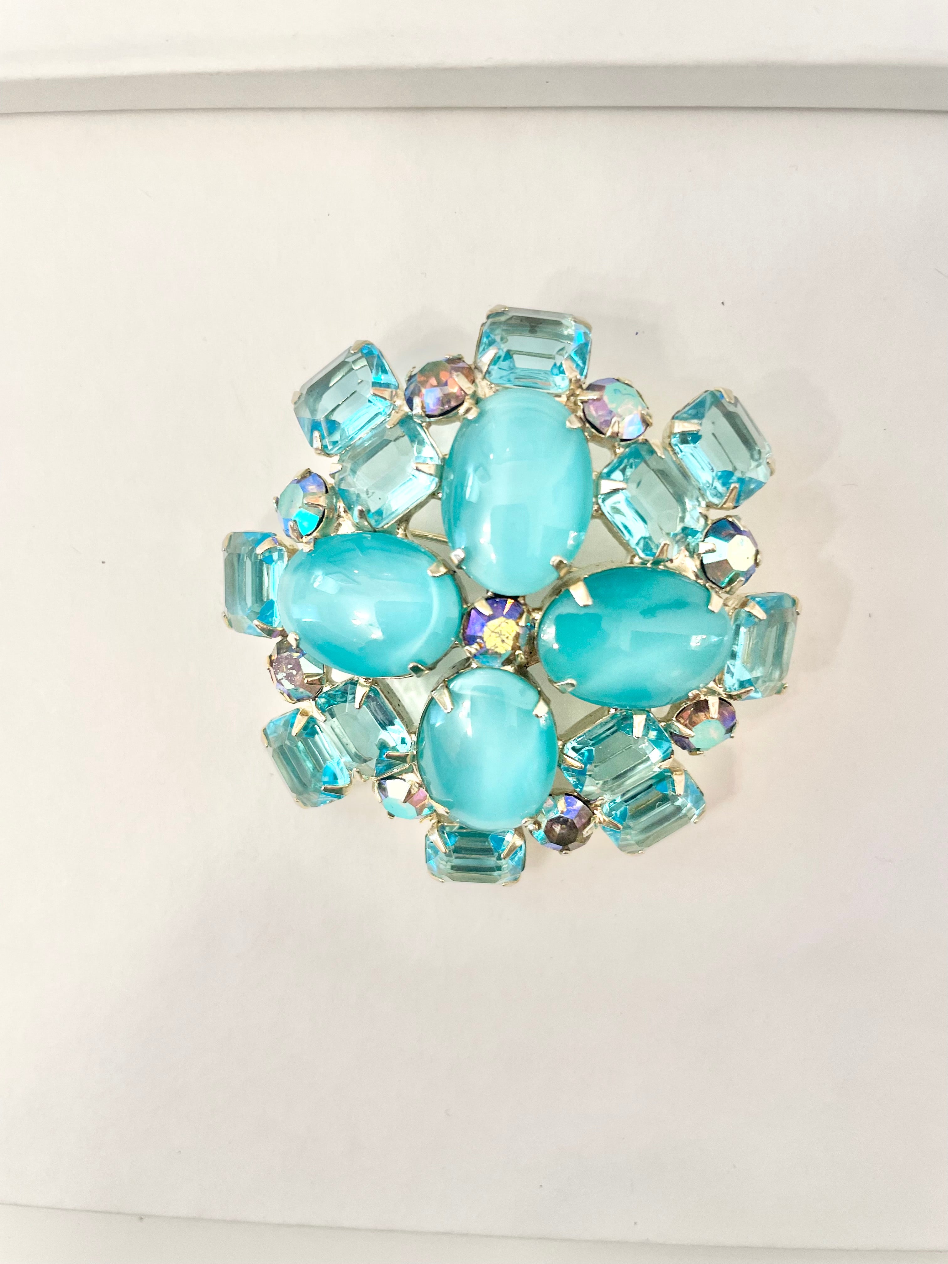 The Happy Hostess just adores all colors... This stunning 1960's glass brooch is just divine!