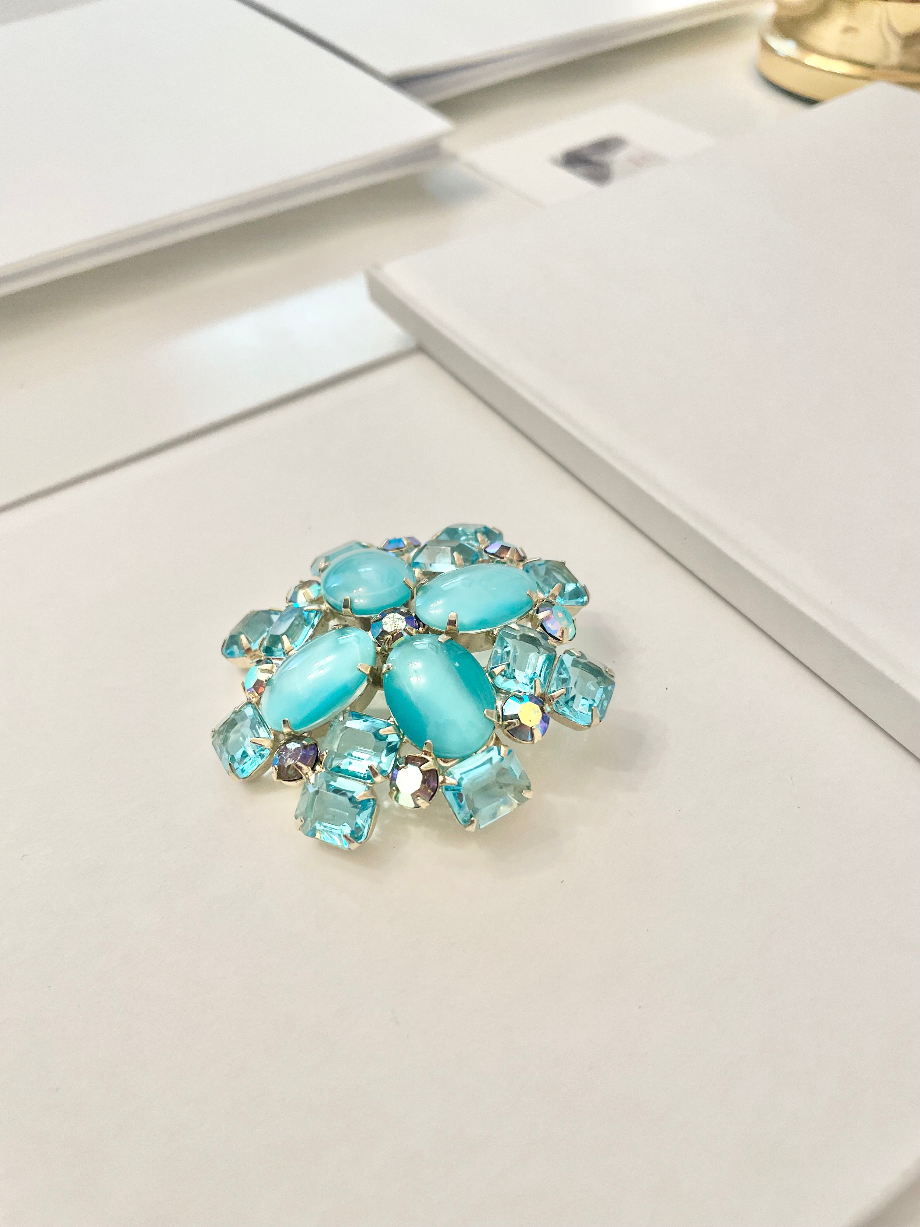 The Happy Hostess just adores all colors... This stunning 1960's glass brooch is just divine!