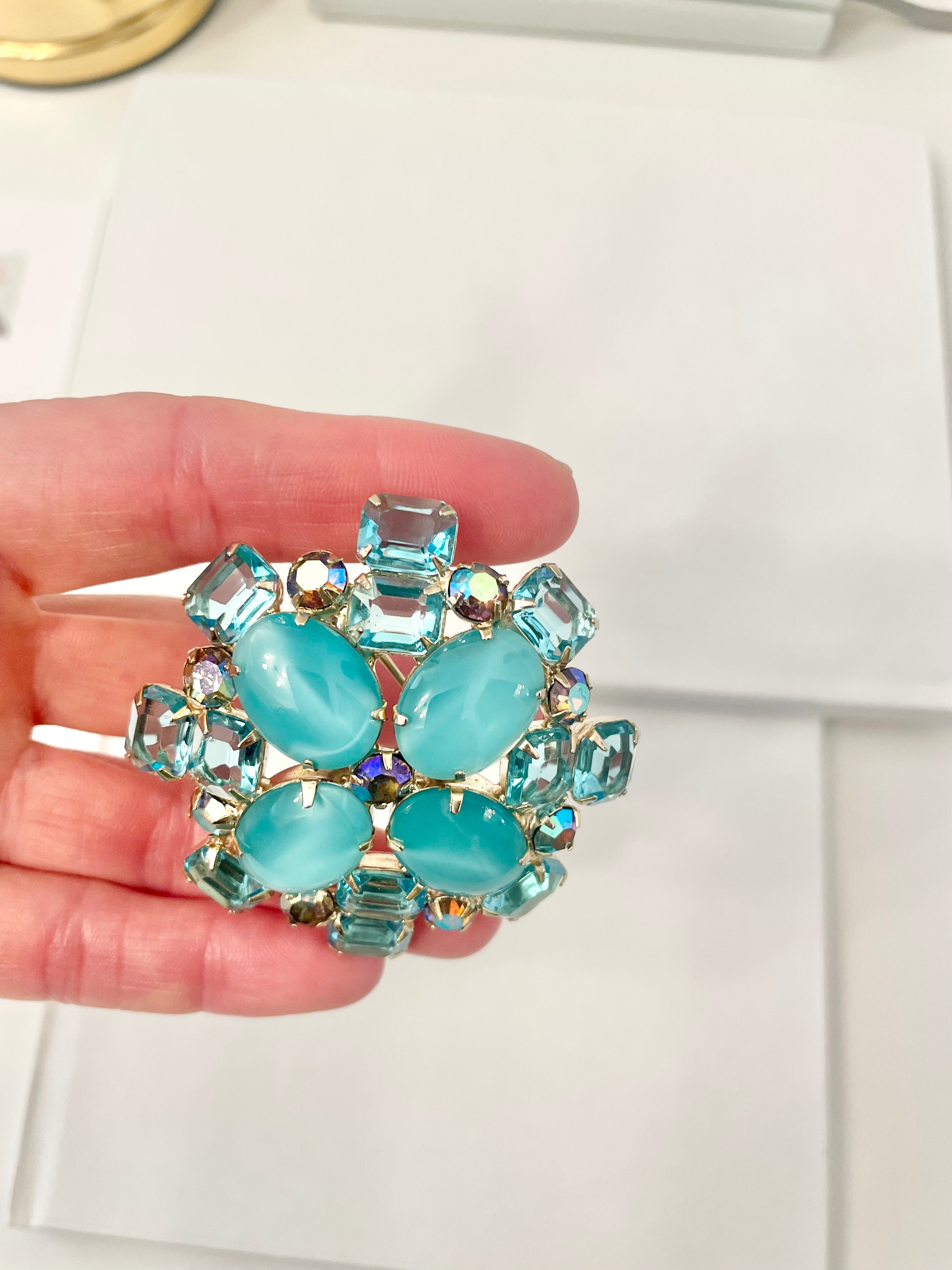 The Happy Hostess just adores all colors... This stunning 1960's glass brooch is just divine!