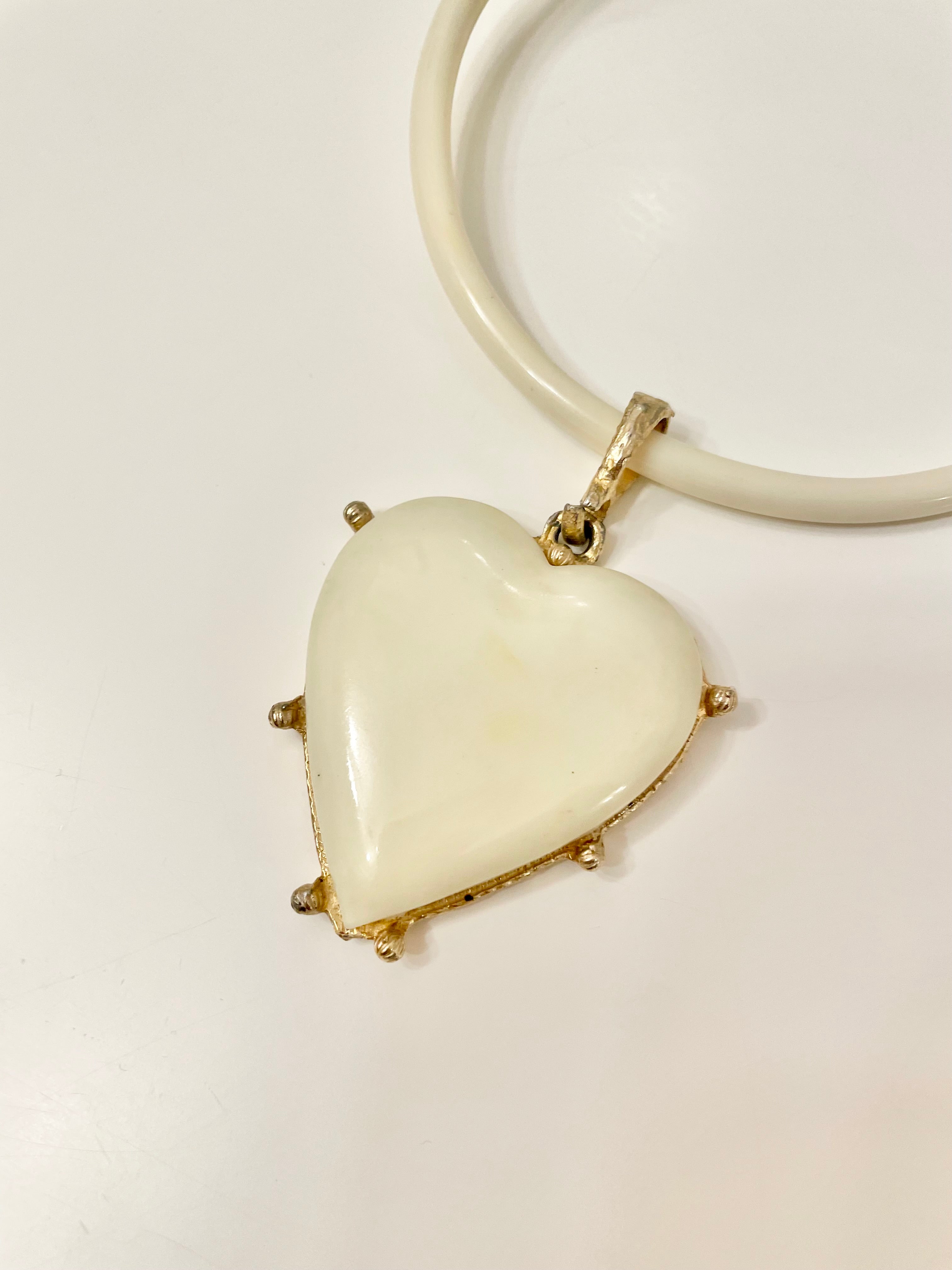 Vintage 1970's  ivory resin heart choker...so chic