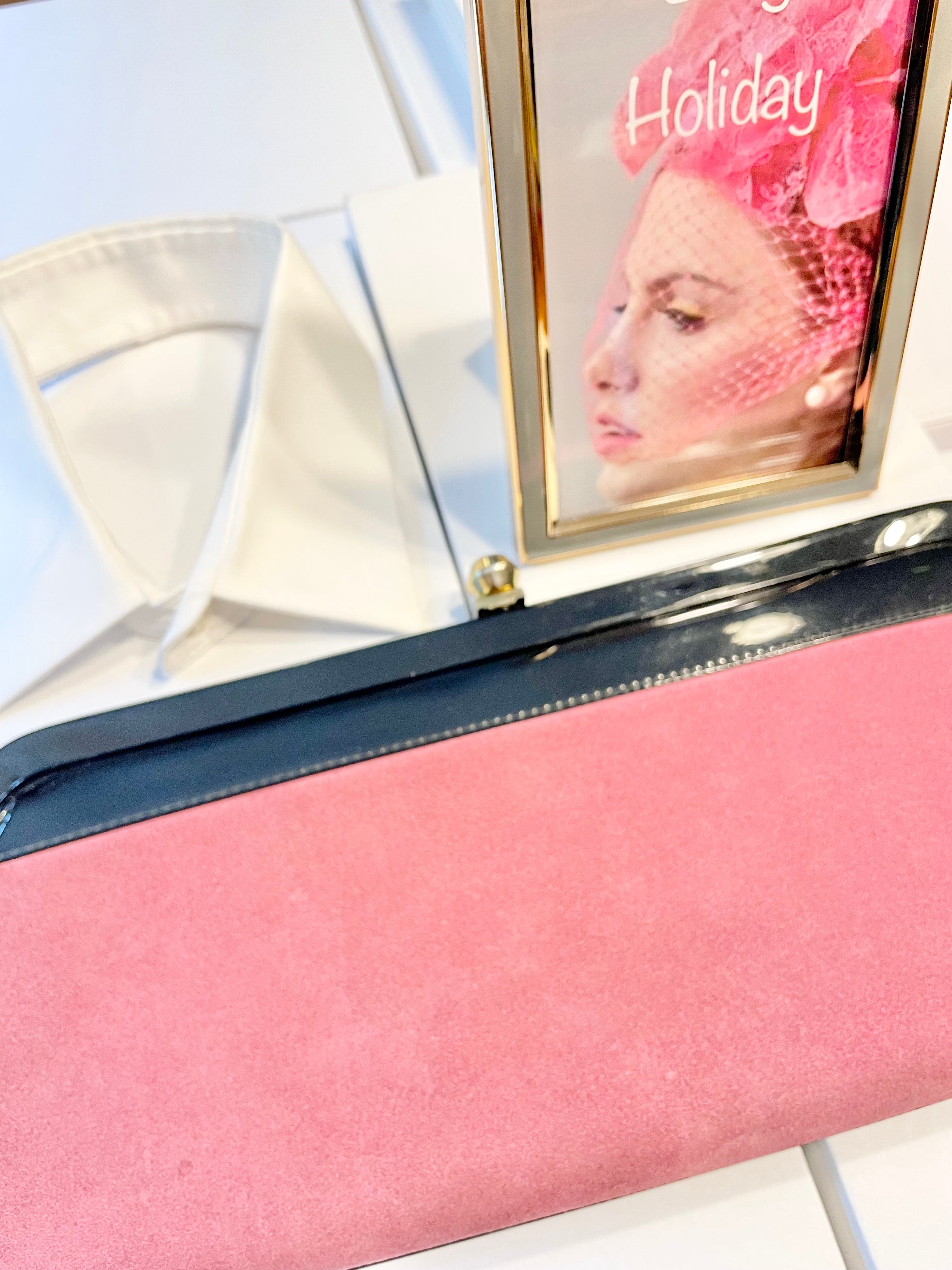The Flirty Gal loves anything pink... the 1960's extraordinary pink, and black patent leather bag is so brilliant!