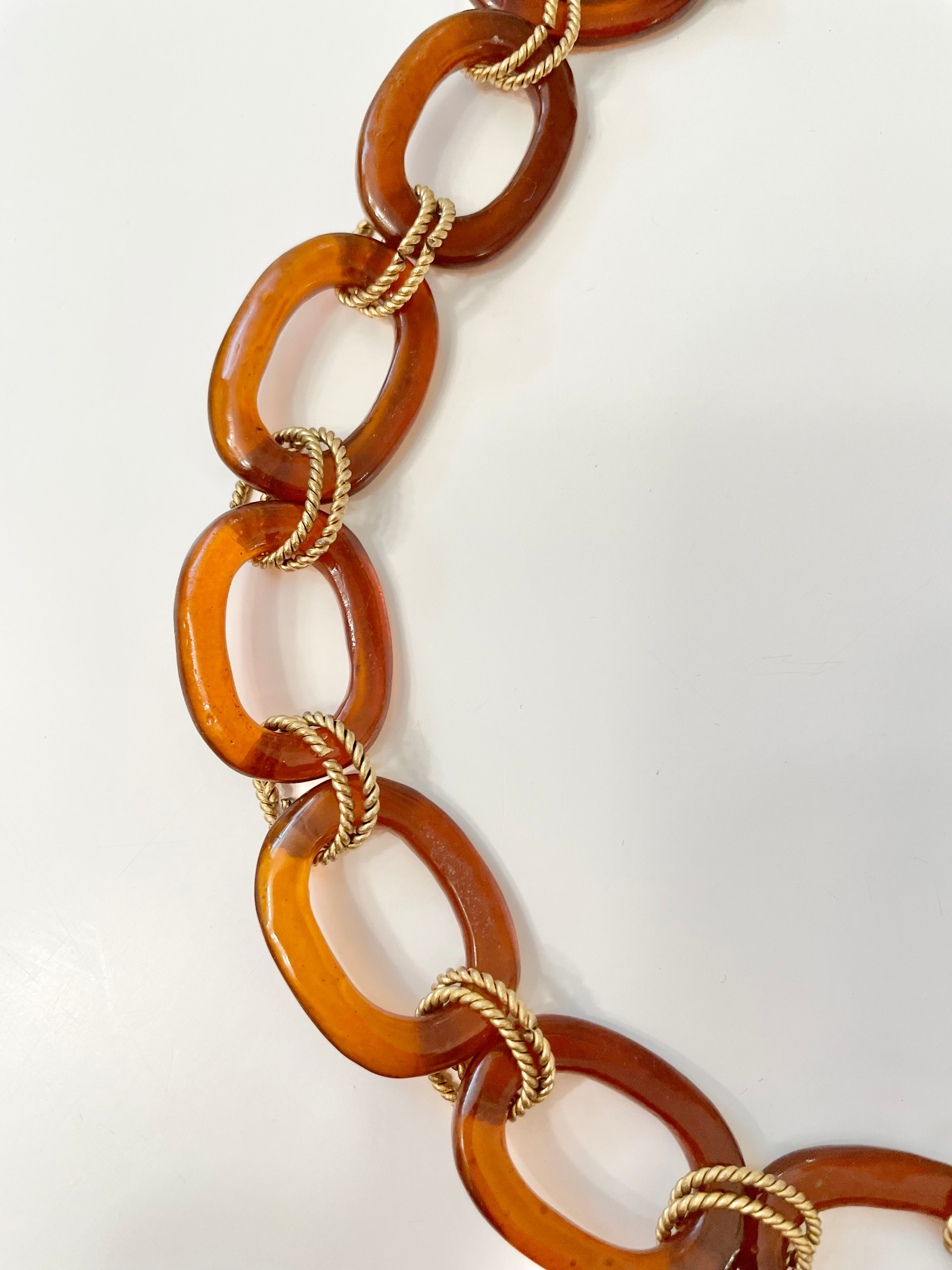 Vintage 1970's classy amber lucite chainlink necklace.... so chic