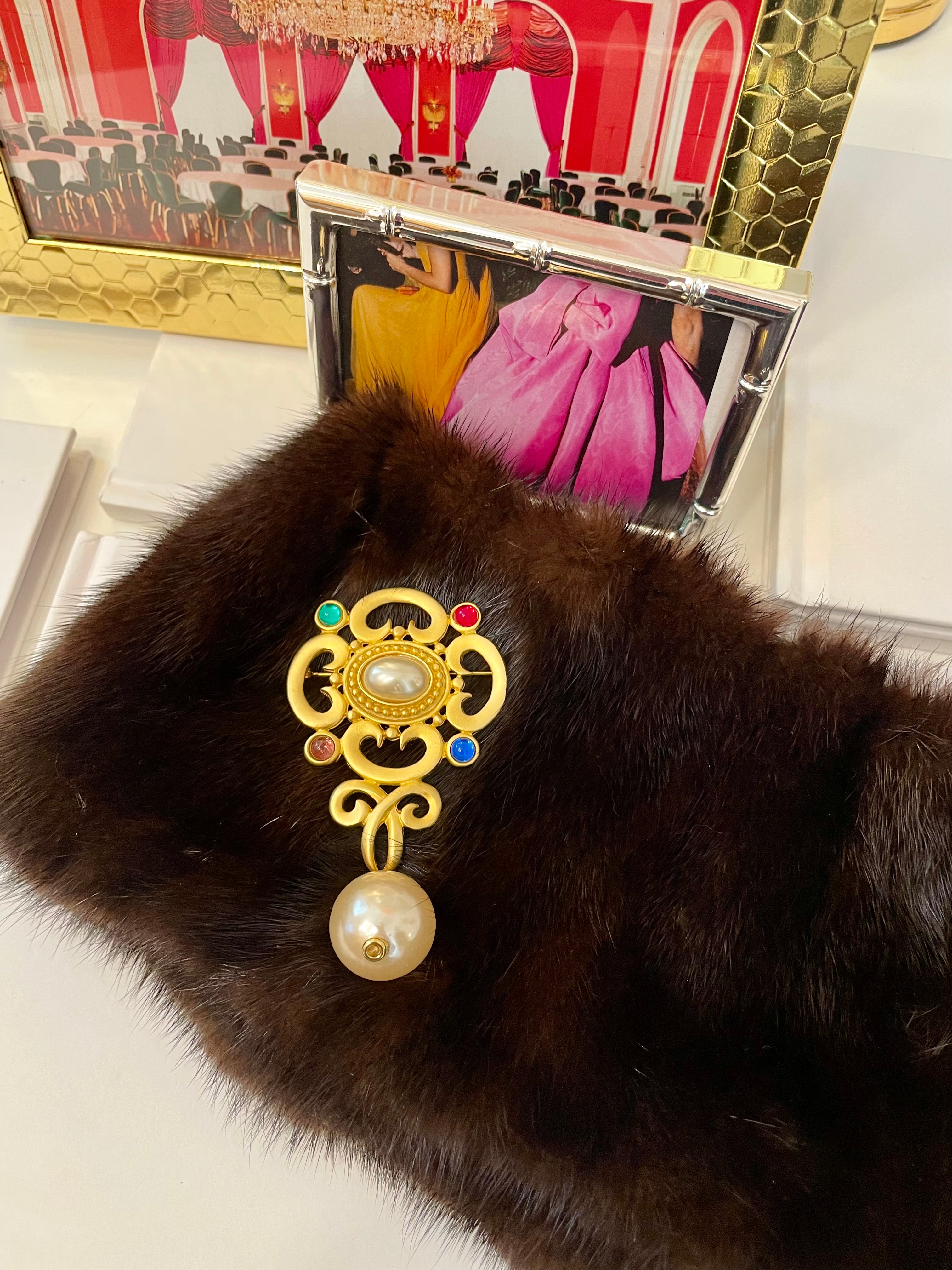 The most lovely 1980's pearl brooch... so glamorous!