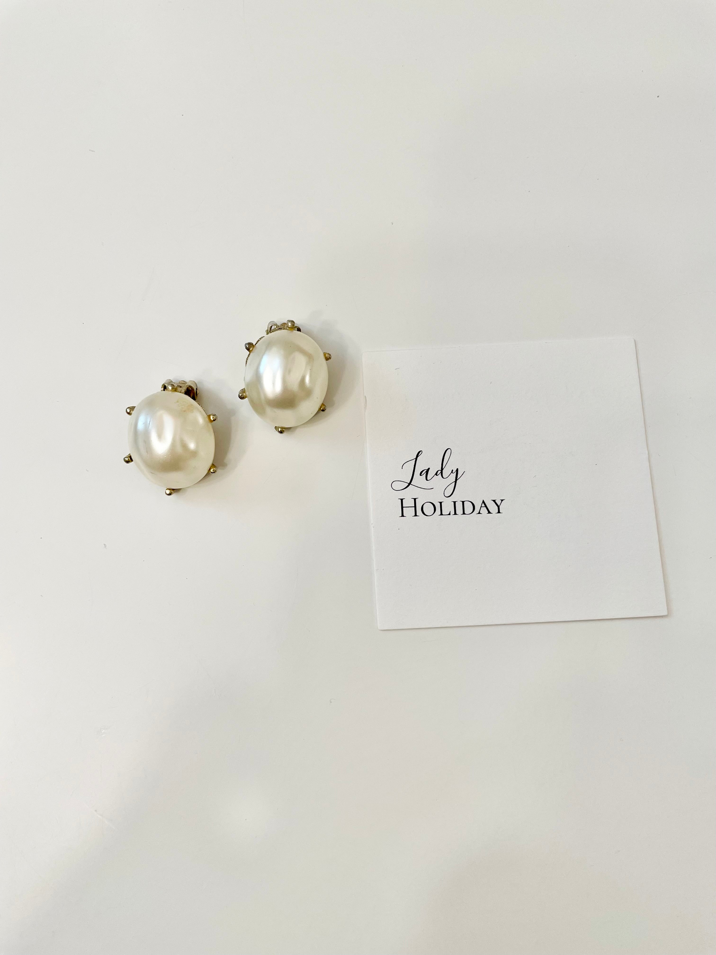 Vintage 1950's delightful faux baroque pearl clip earrings.... so lovely