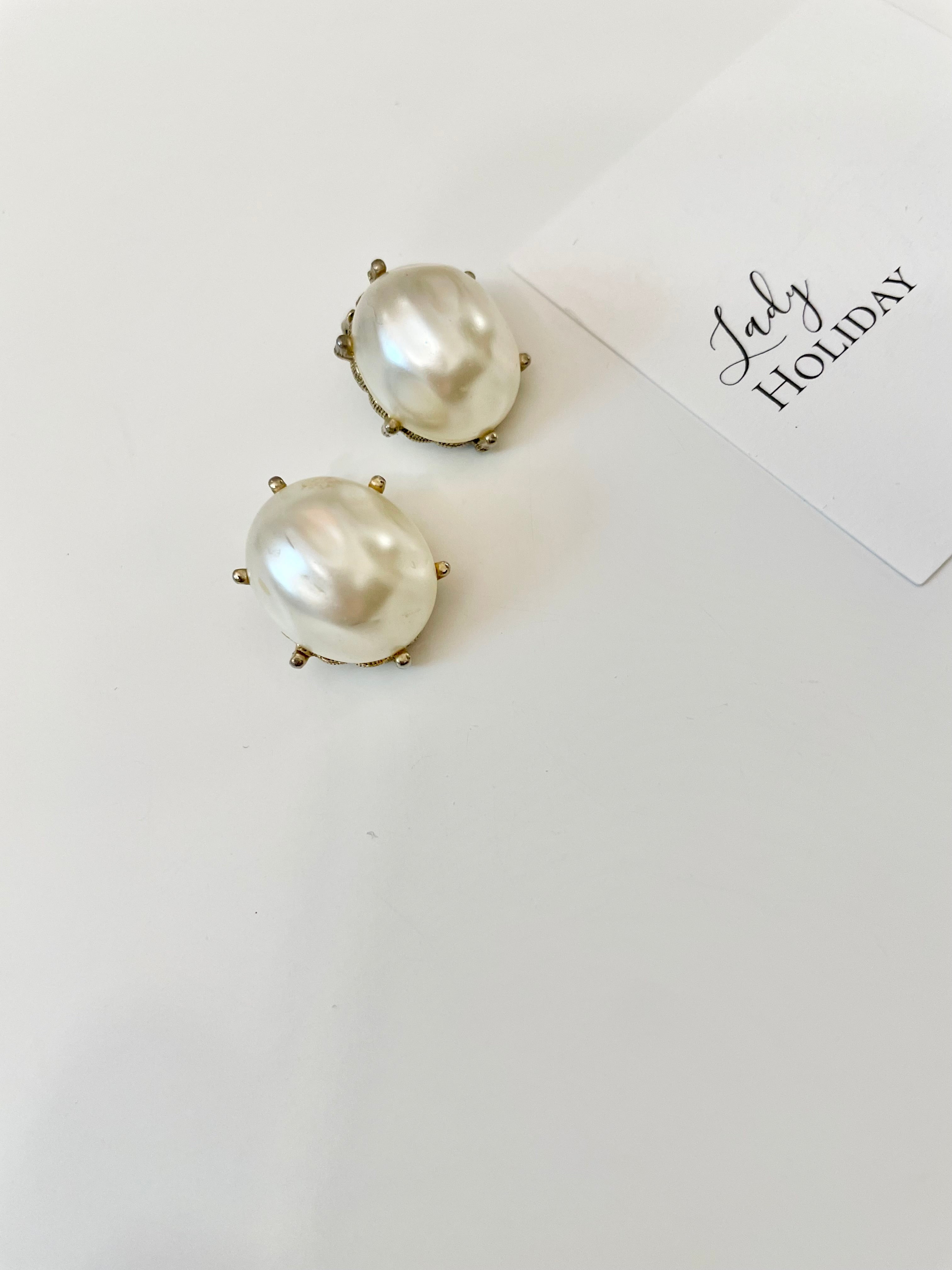Vintage 1950's delightful faux baroque pearl clip earrings.... so lovely
