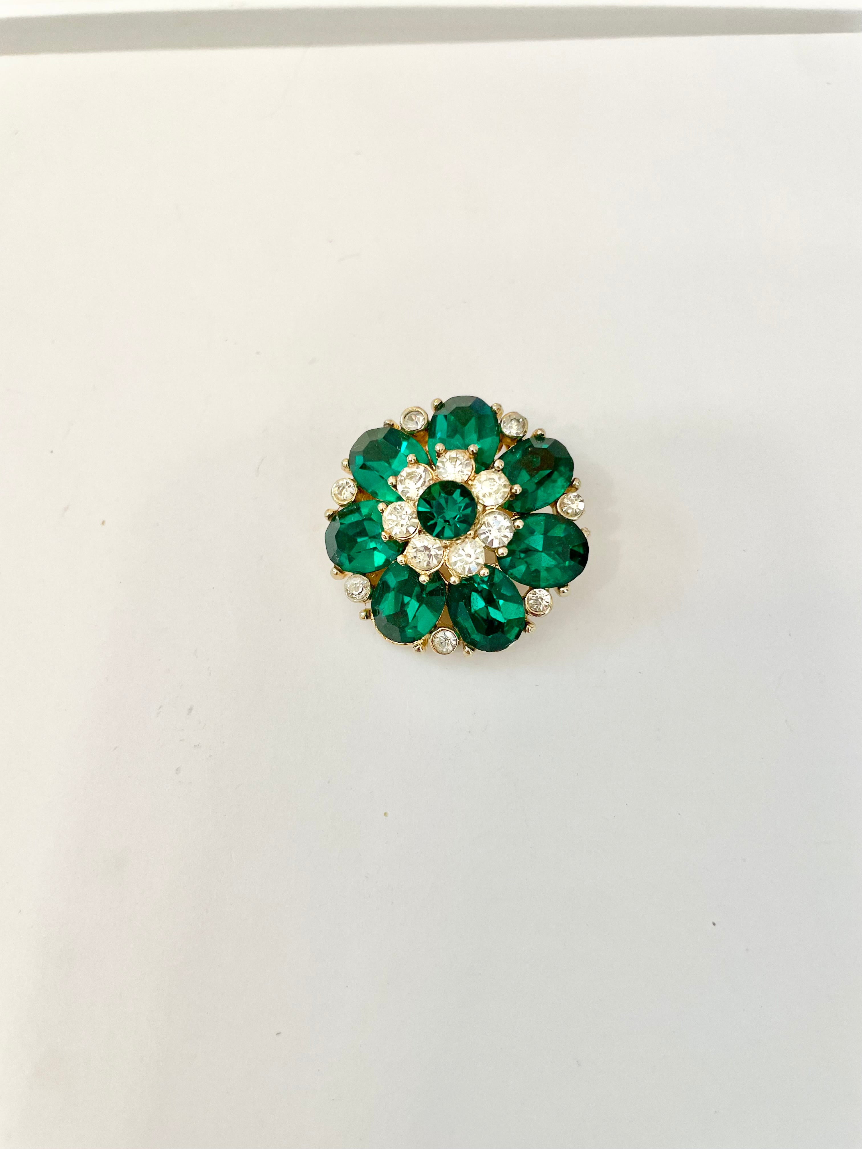 Vintage brooch emerald factory crystals color and borealis