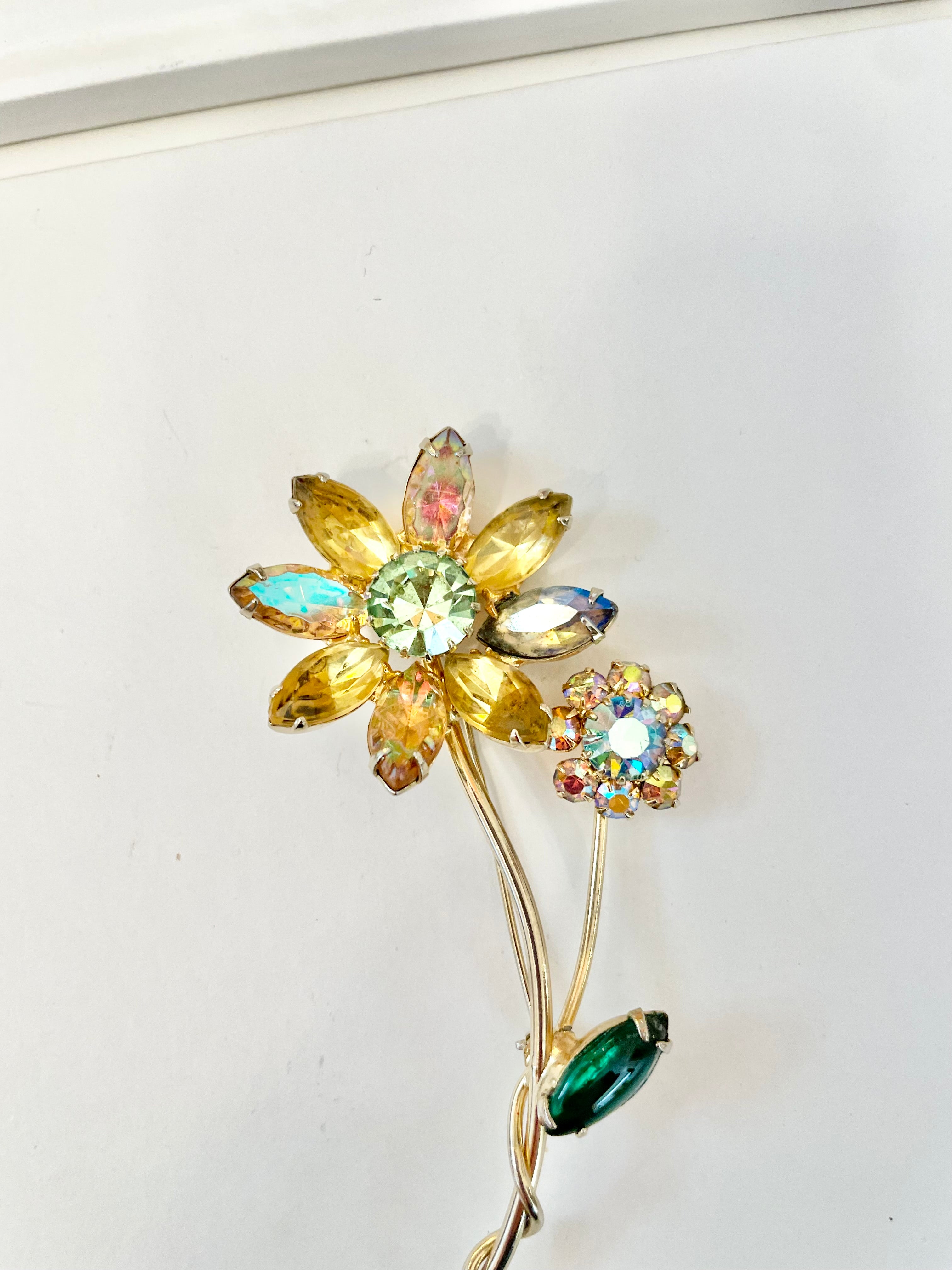 The most lovely feminine flower brooch.... so elegant
